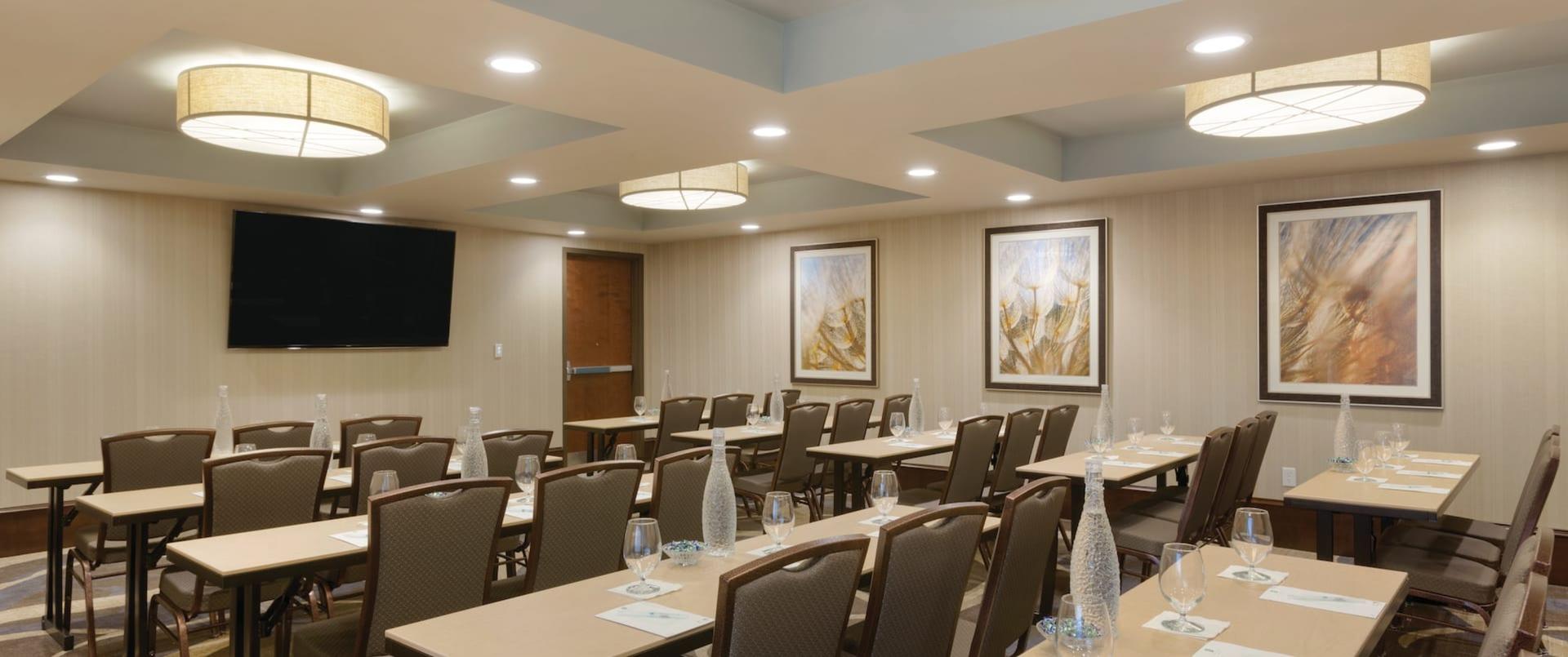 The Peerless Meeting Room