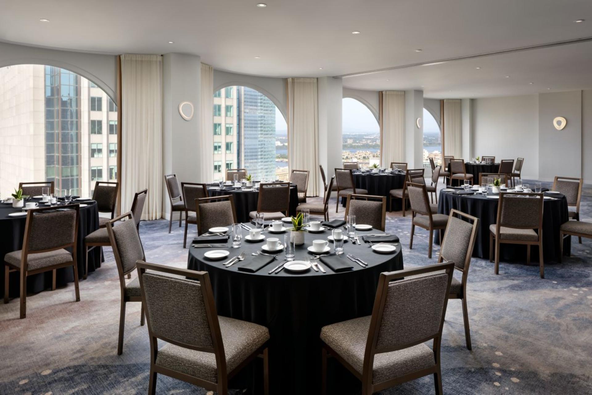 Montreal-C (36th Floor)