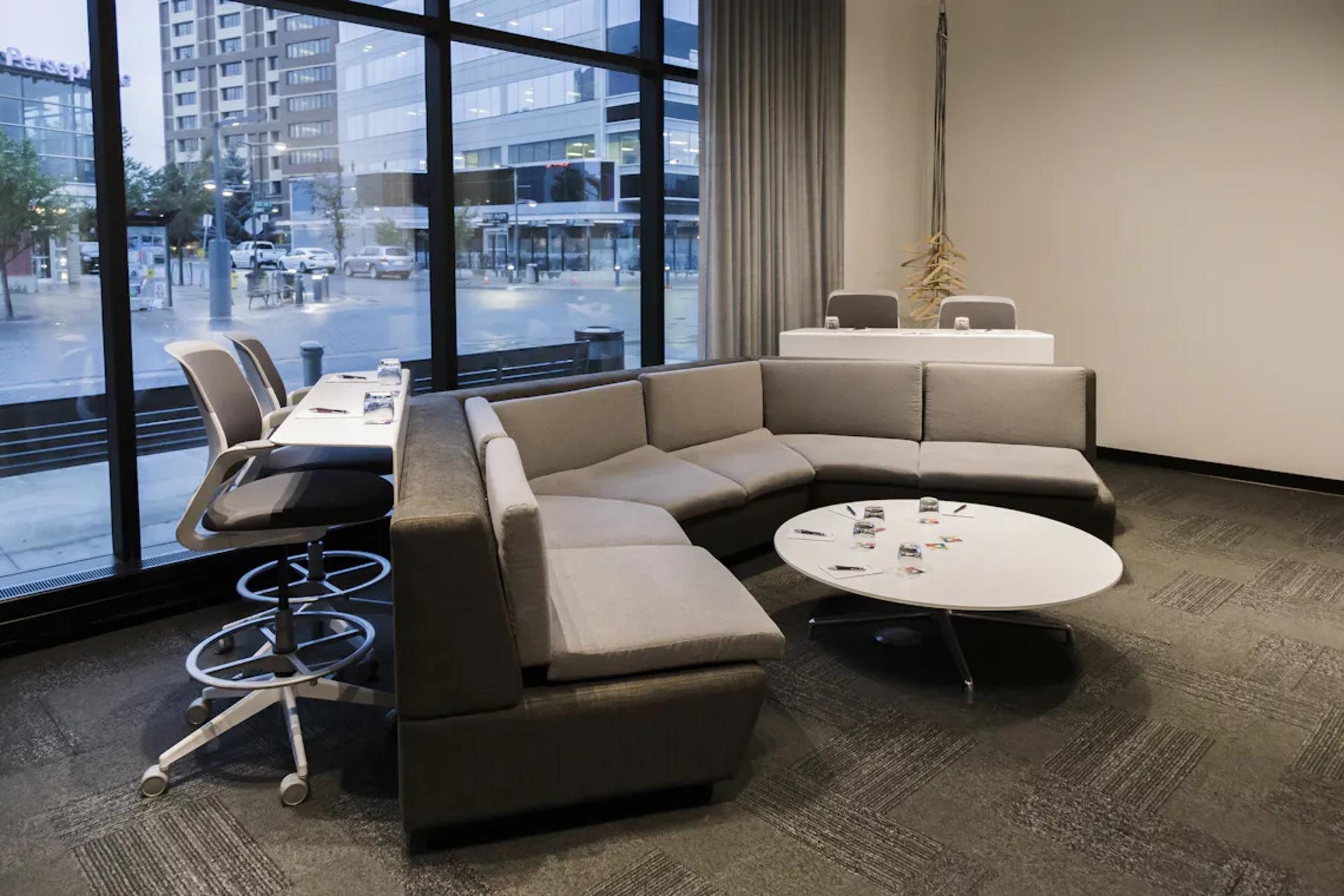 Violet Creative Lounge