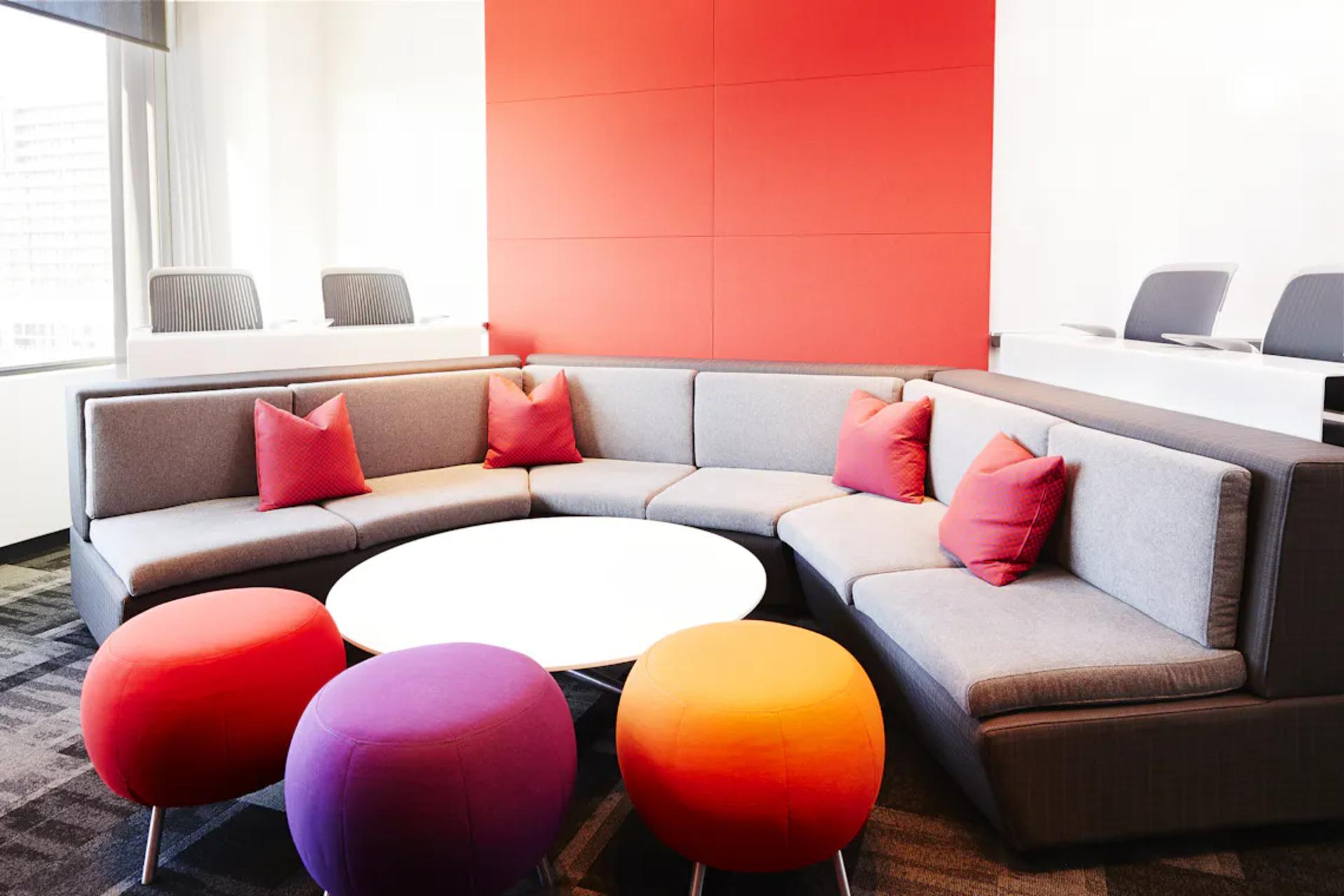 Red Creative Lounge