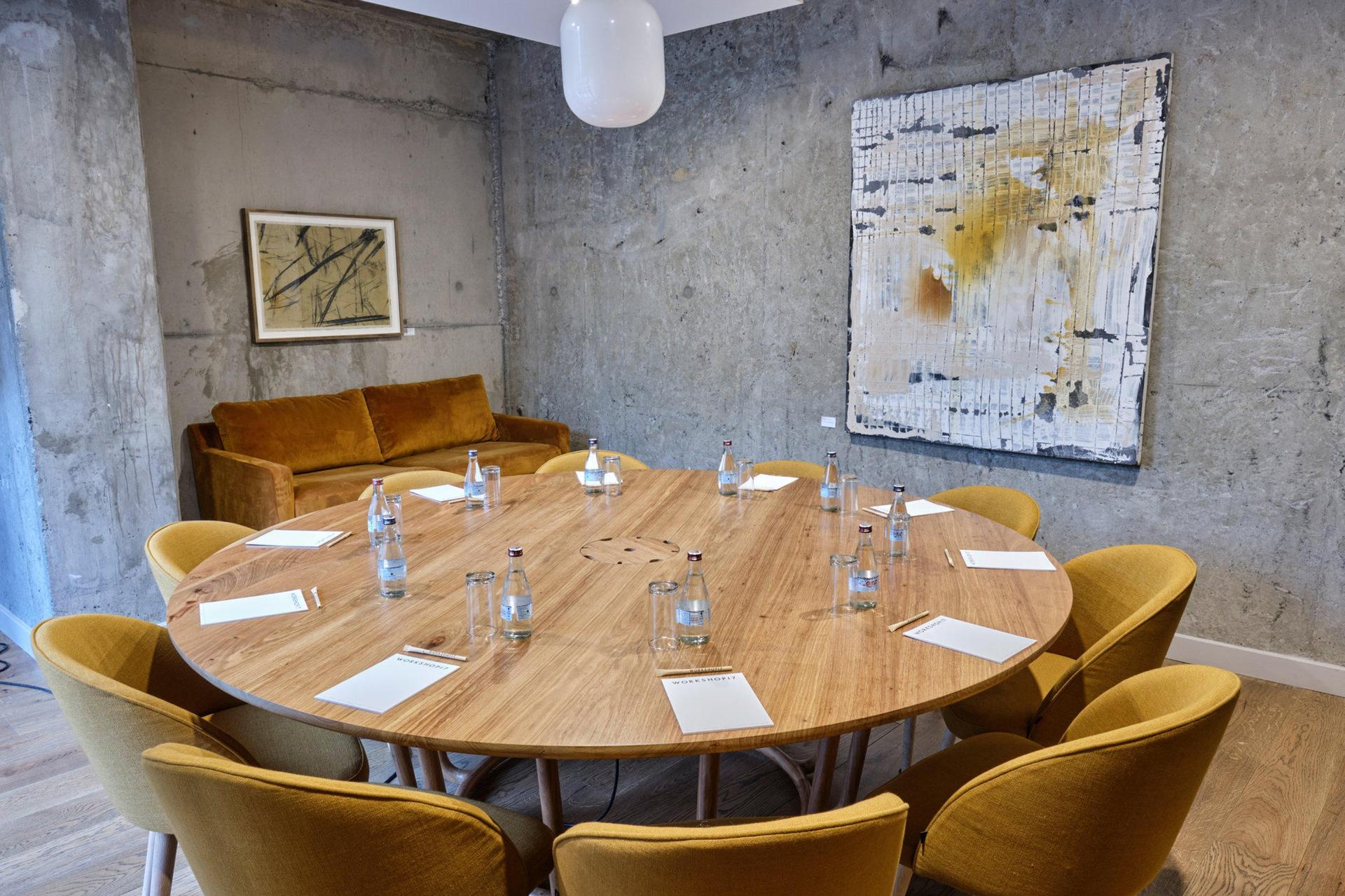 MeetingRoom-0