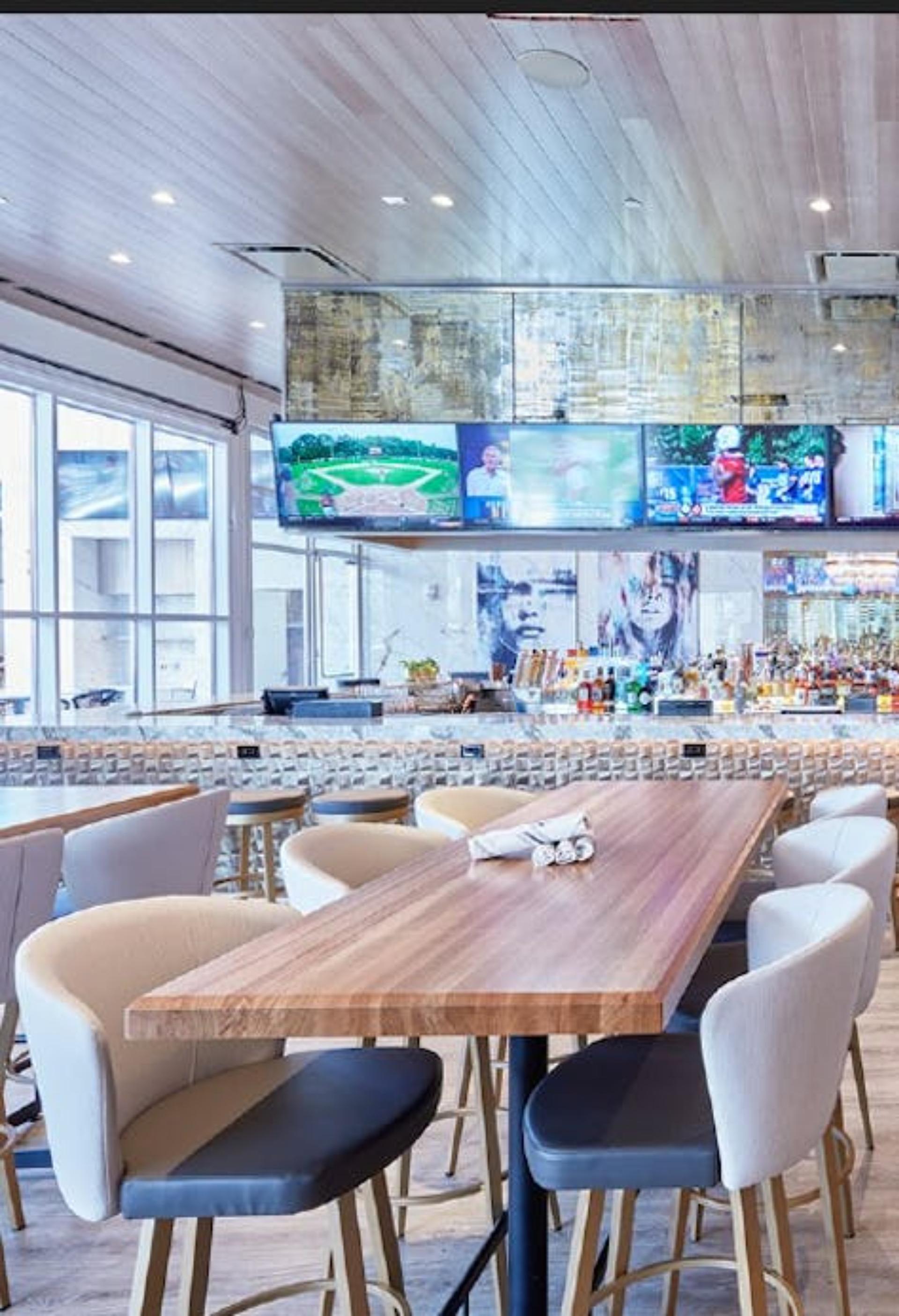 Full Buyout Of The Moxies Scottsdale Restaurant