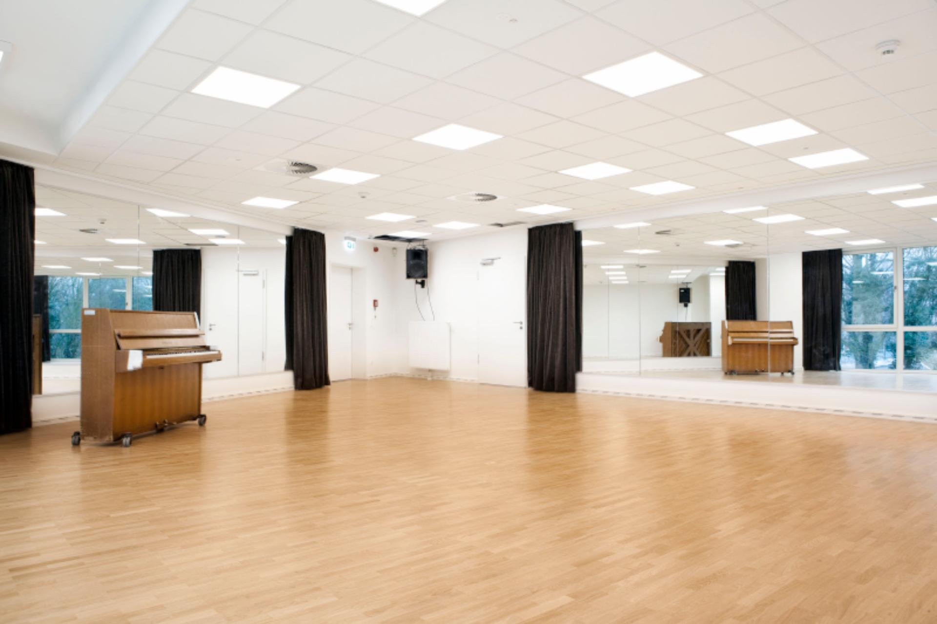  Studio 2