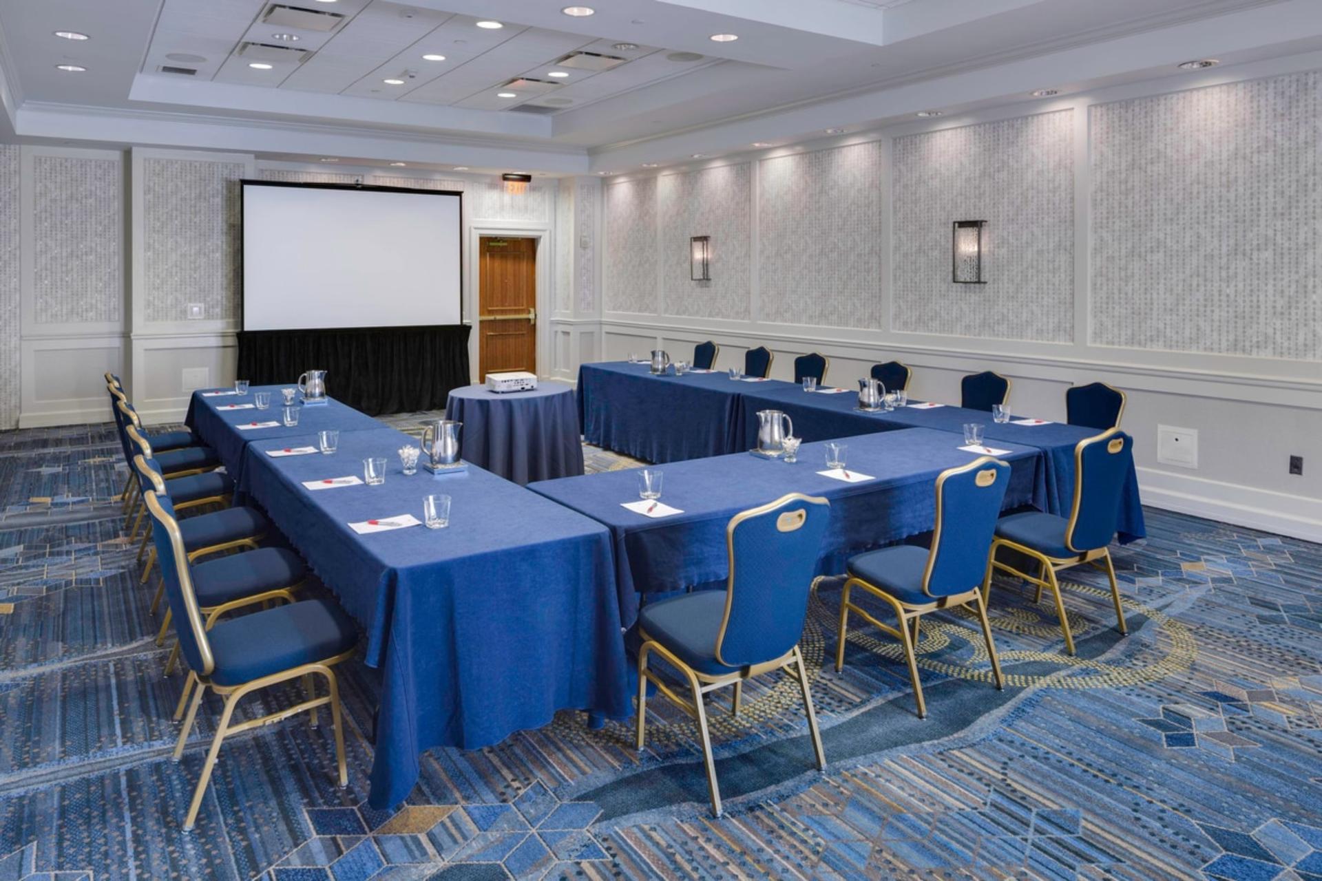 Capital Room