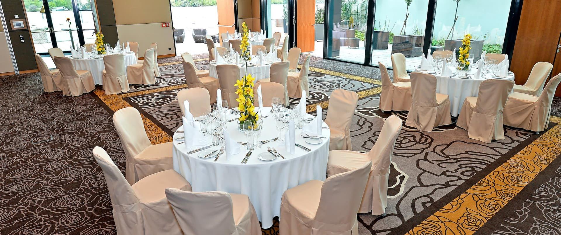 Grand Waterfront Hall 2