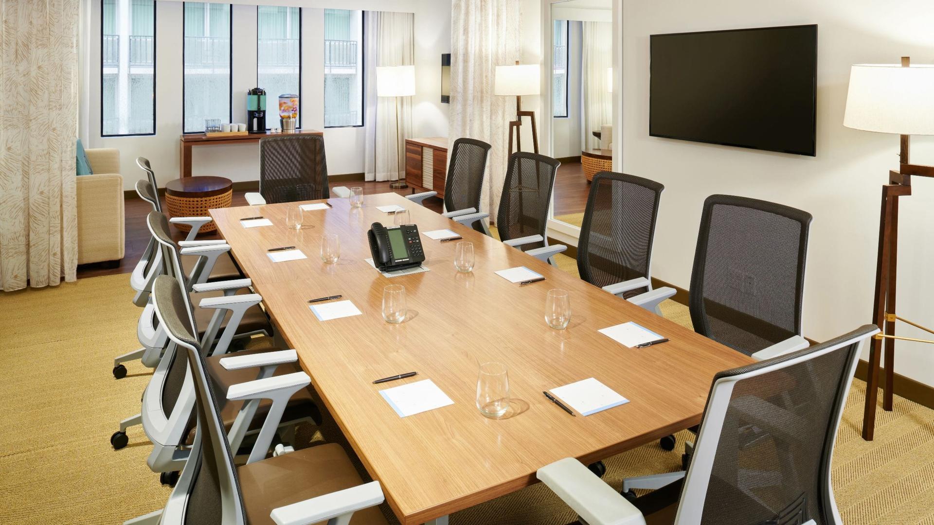 Alternative Board Room