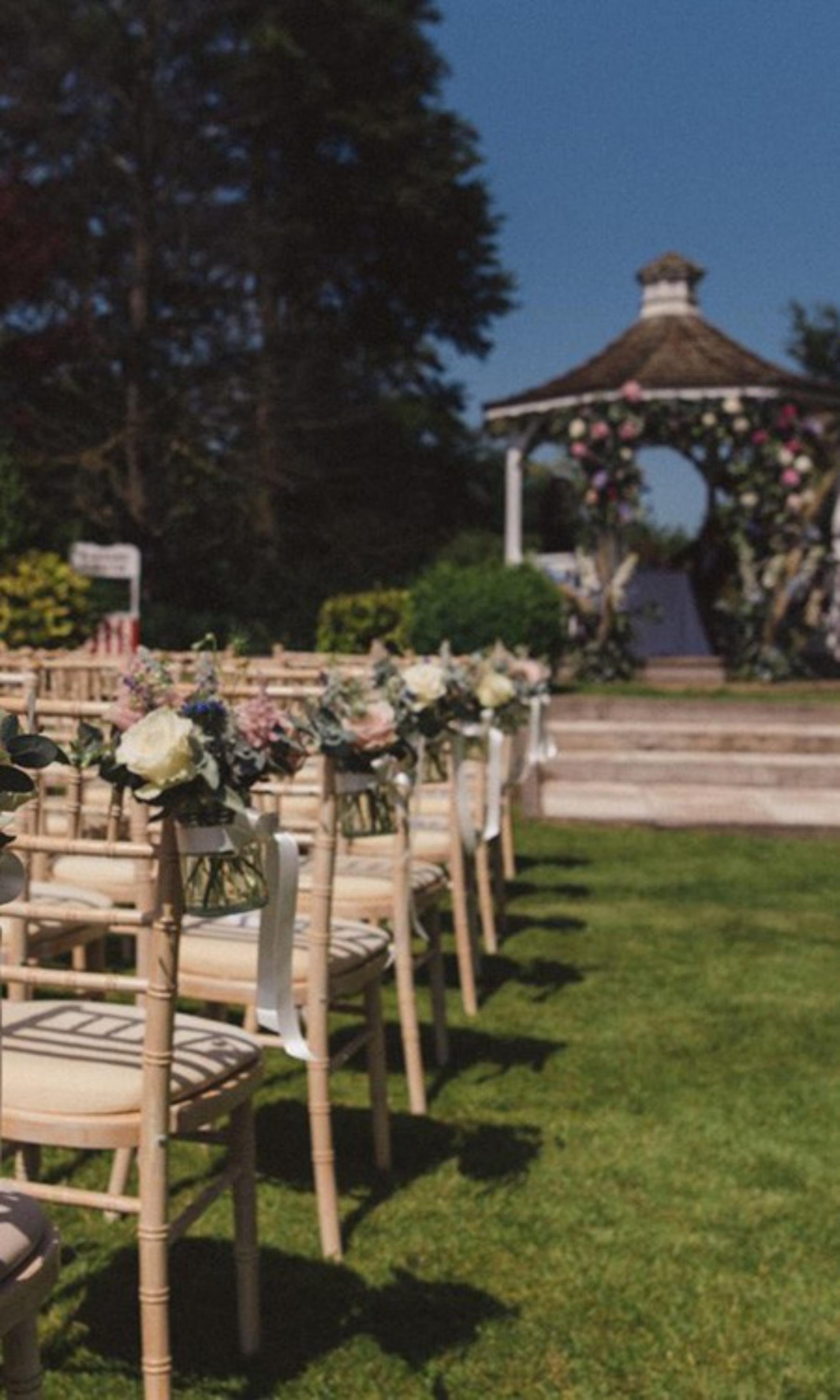 Full Buyout Of The Blazing Donkey Country Hotel - Kent