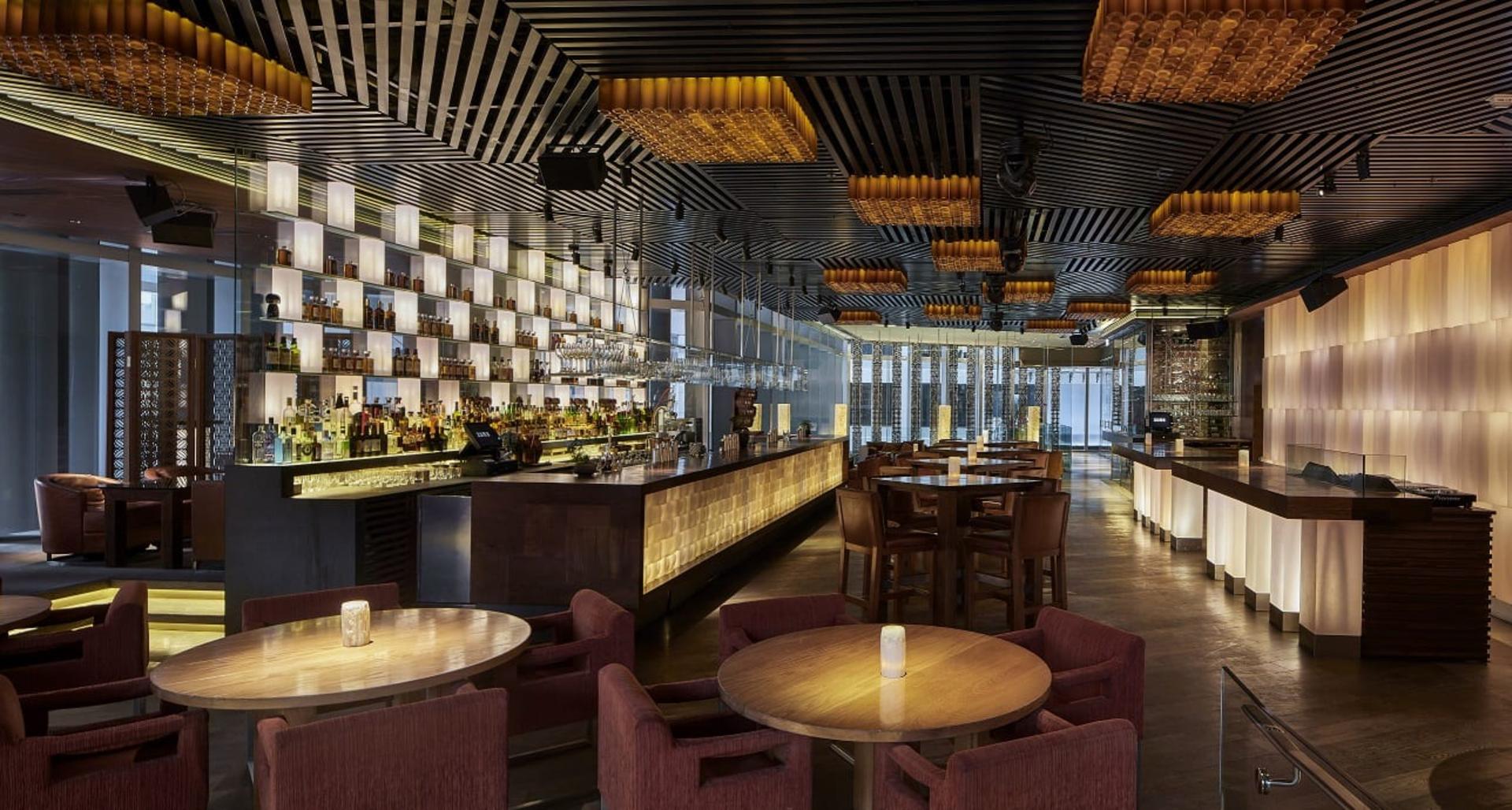 Bar & Lounge