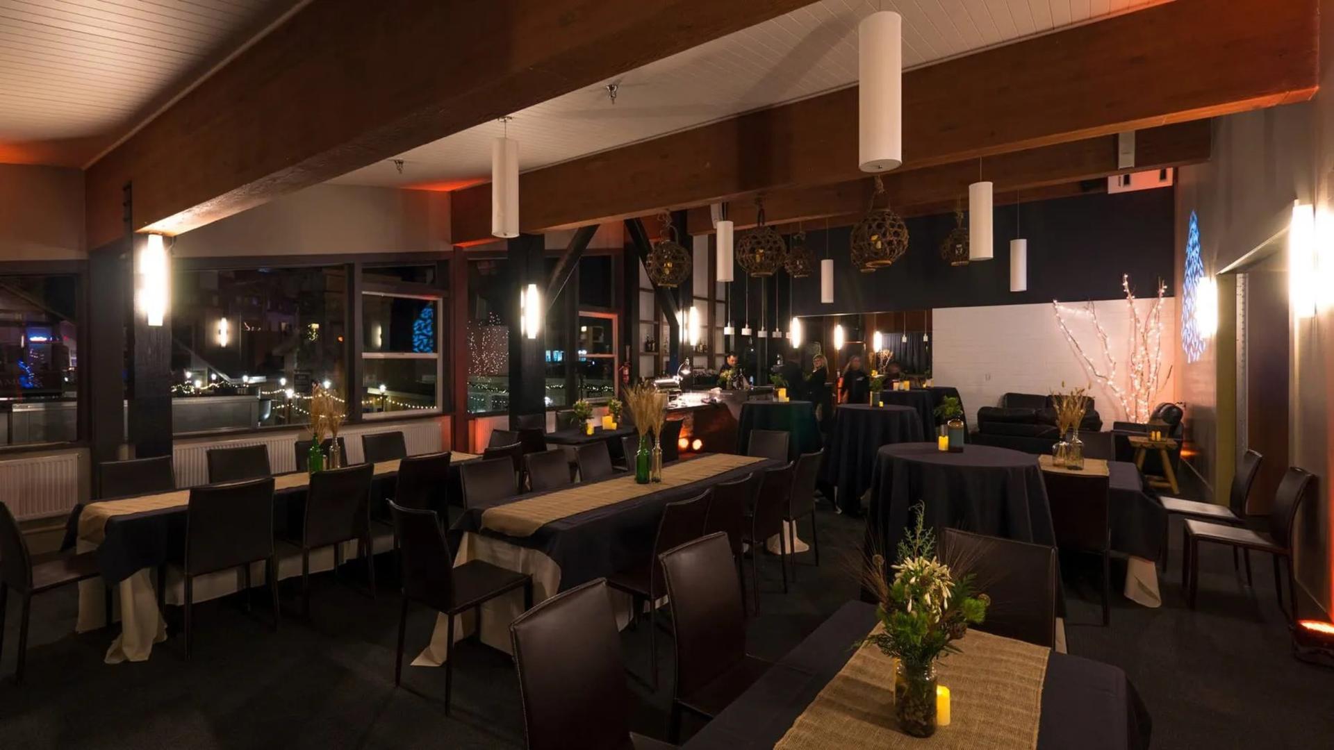 Olympic House: O Lounge