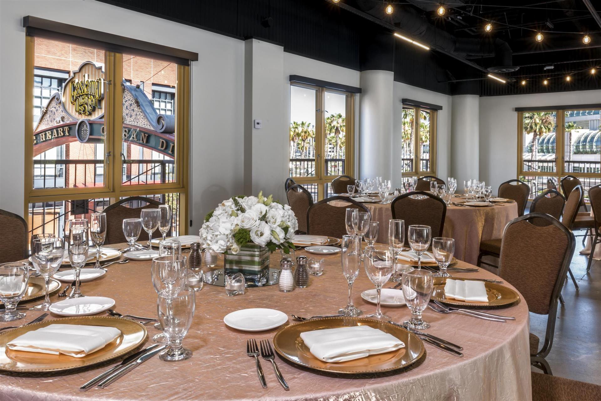 Gaslamp Room