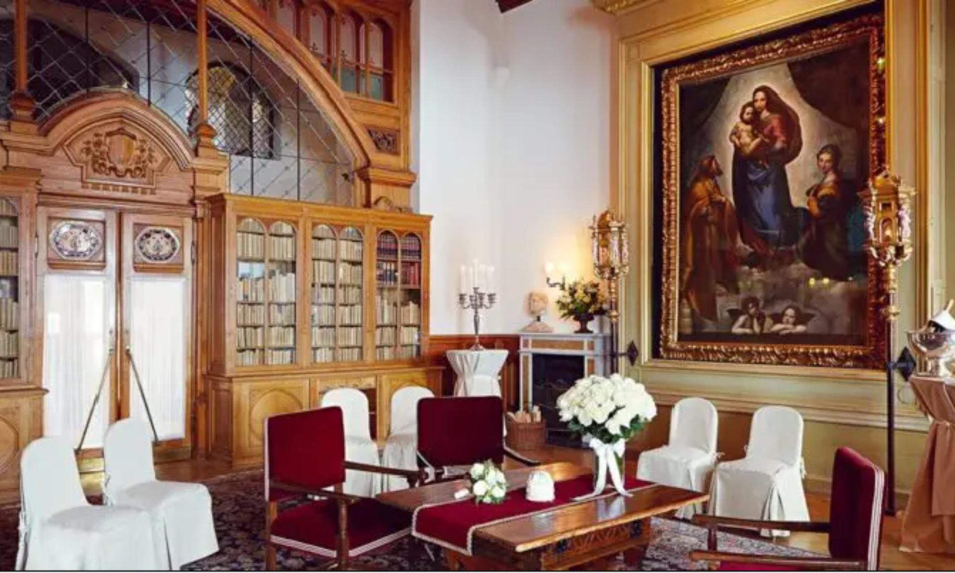 Madonna Room