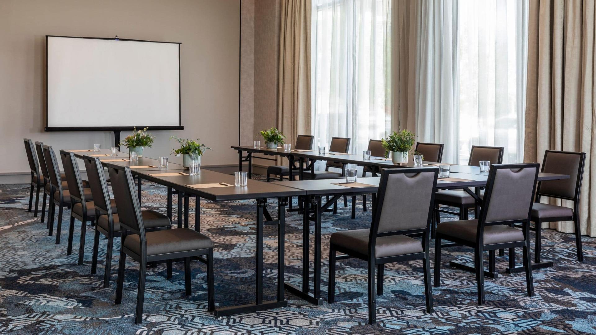 Elba & Fig Meeting Room