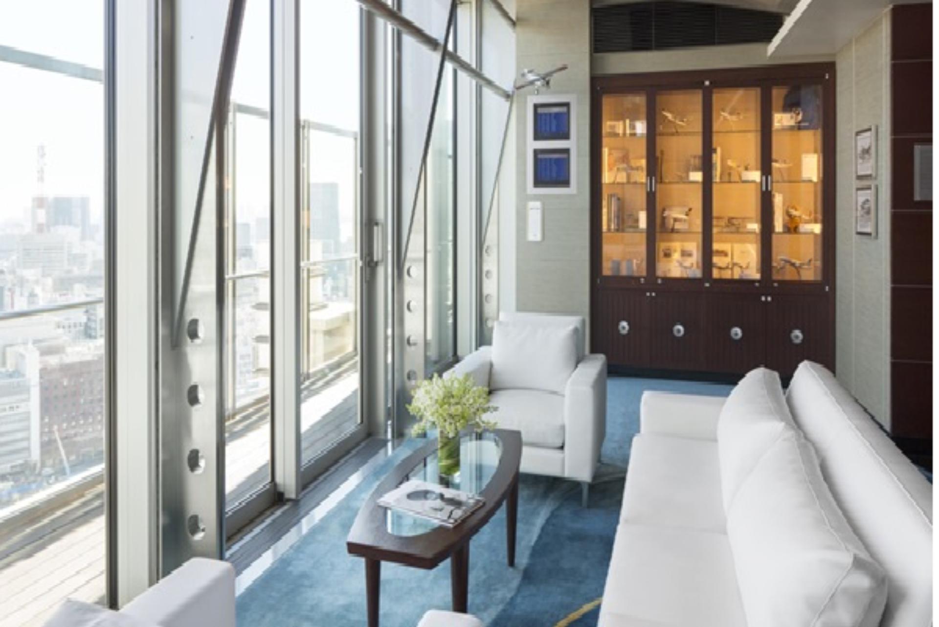 The Seven Seas Pacific Aviation Lounge