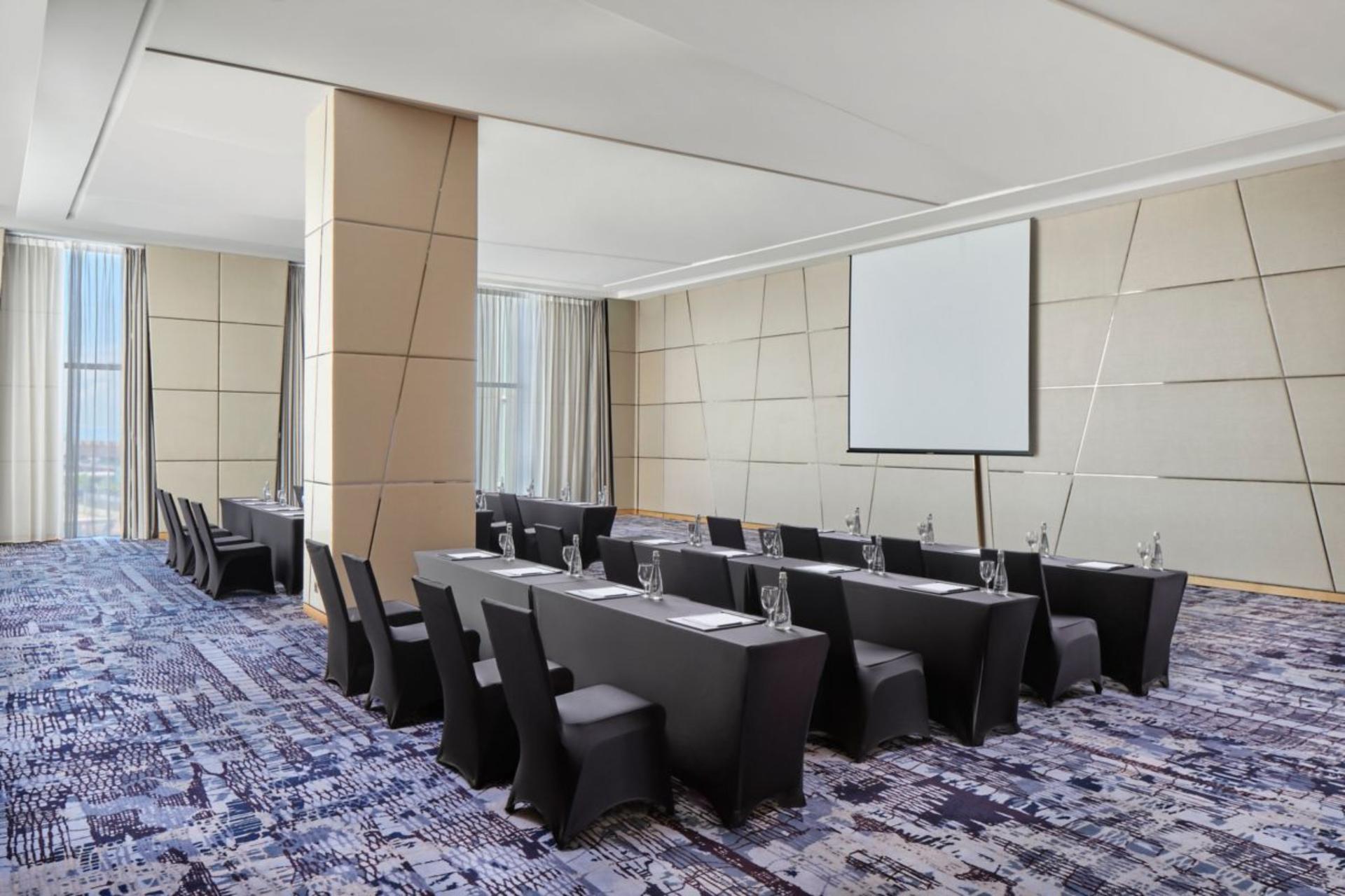 Galang Room	