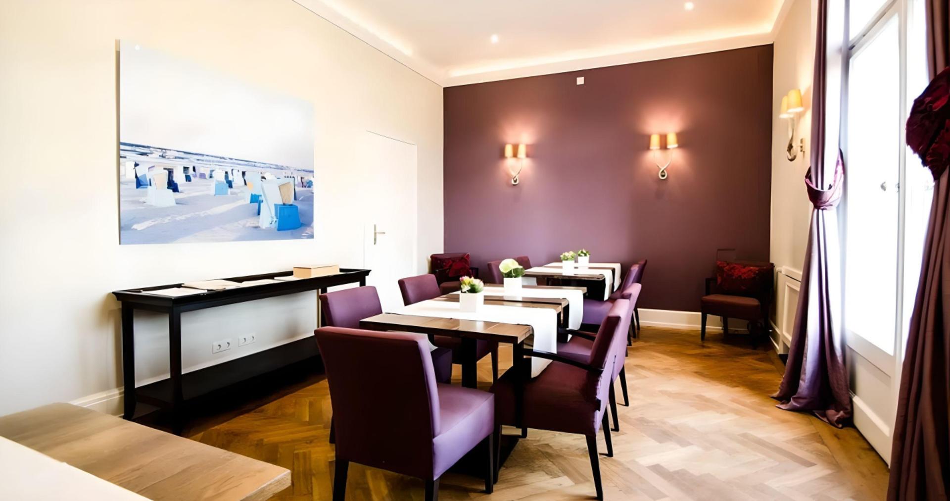 Breakfast Room
