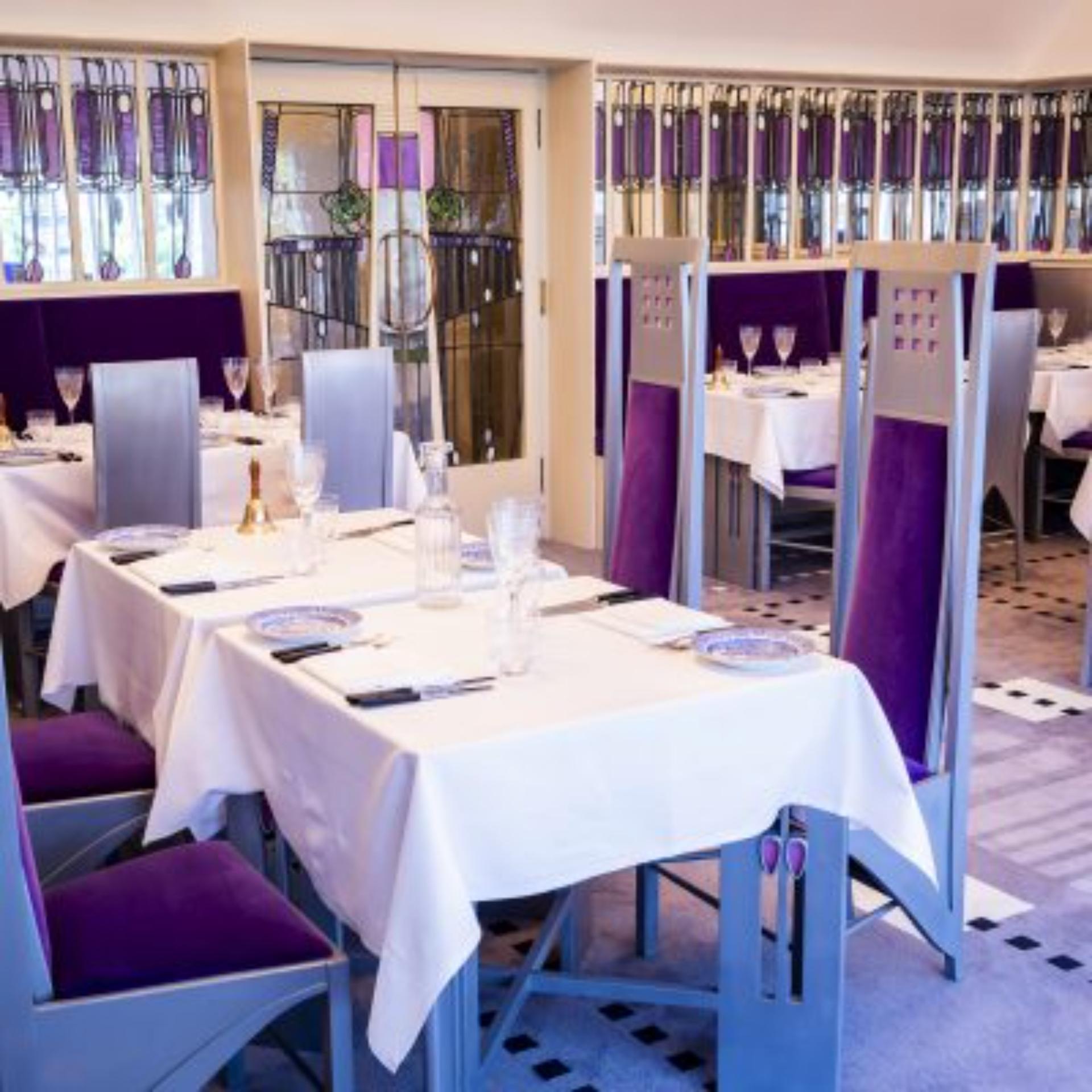 The Salon De Luxe