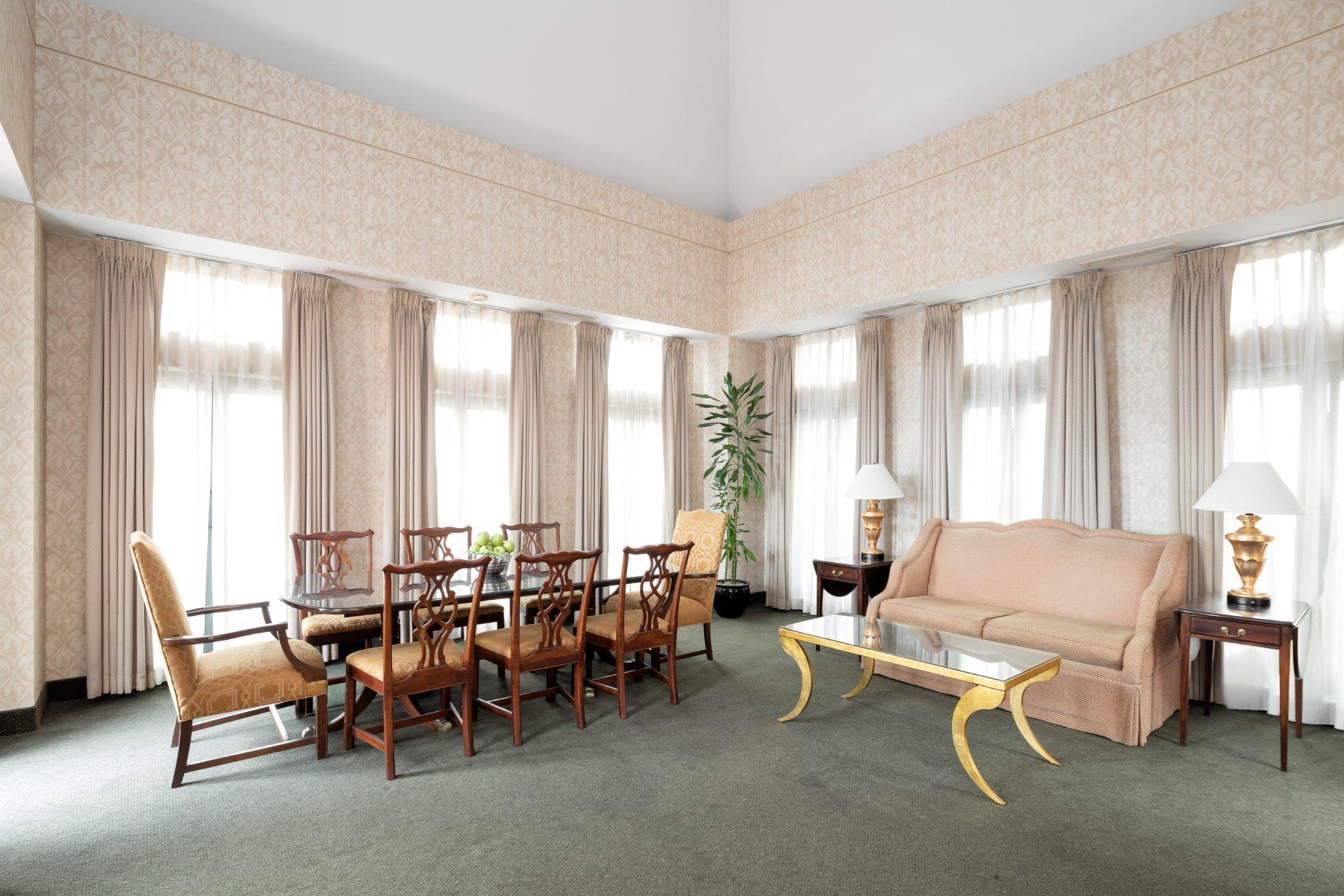 Governor's Parlor Suite