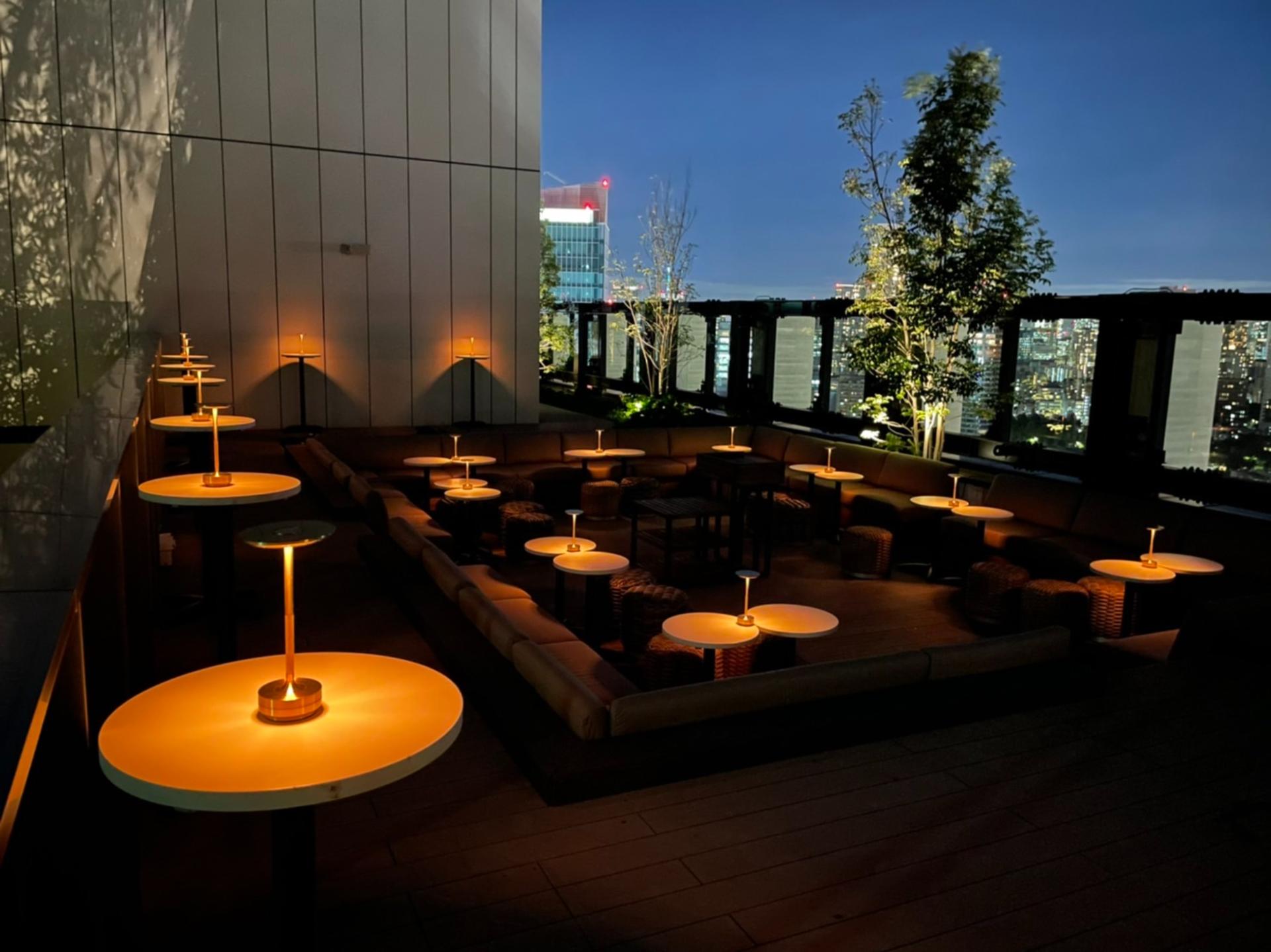 Full Buyout of The Top. THE AOYAMA GRAND HOTEL