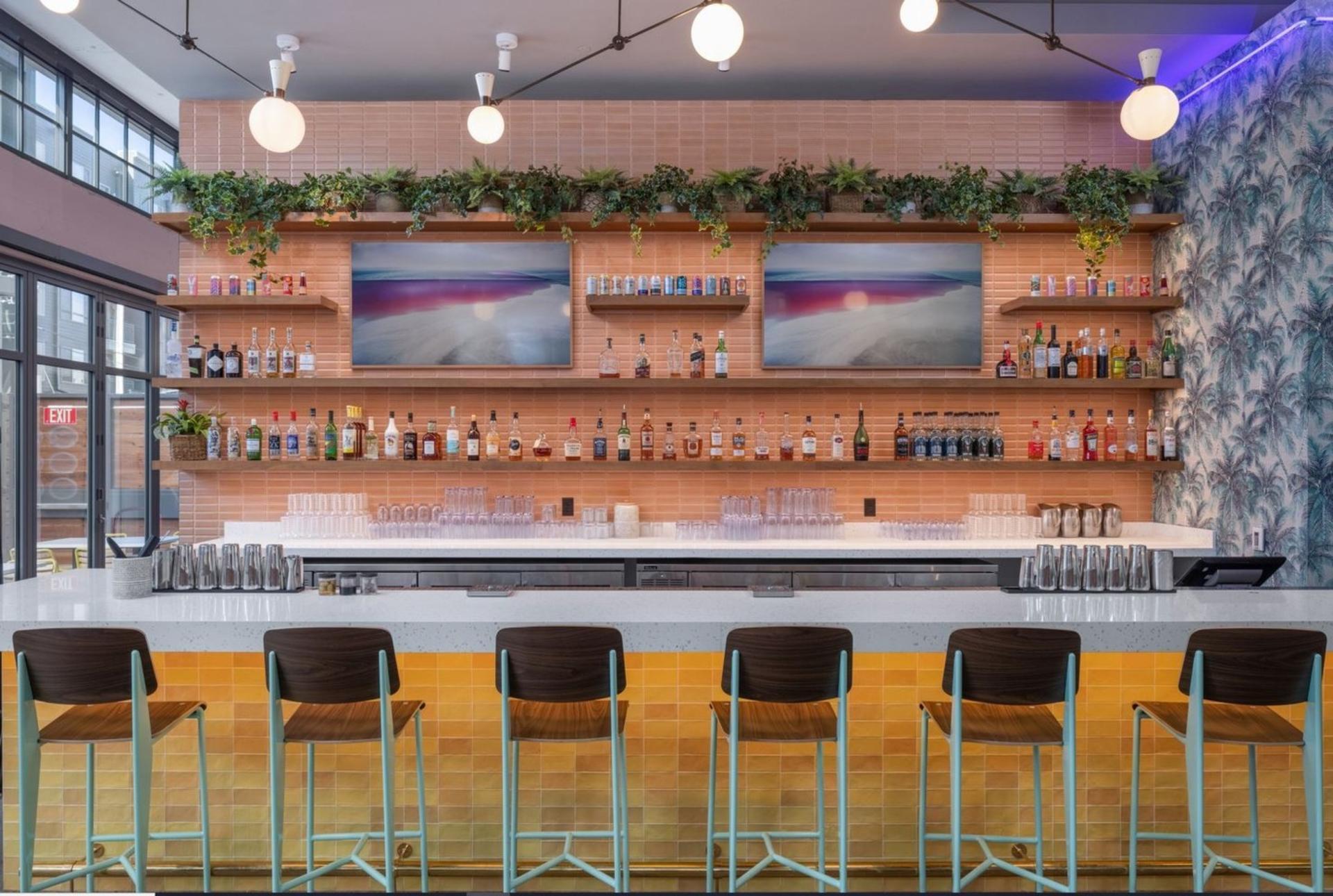 Pool Bar