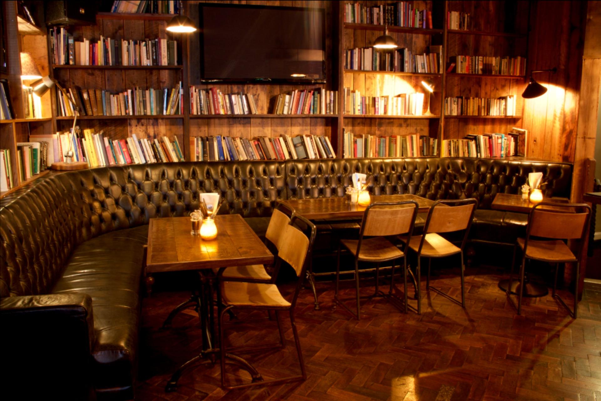 Back Lounge