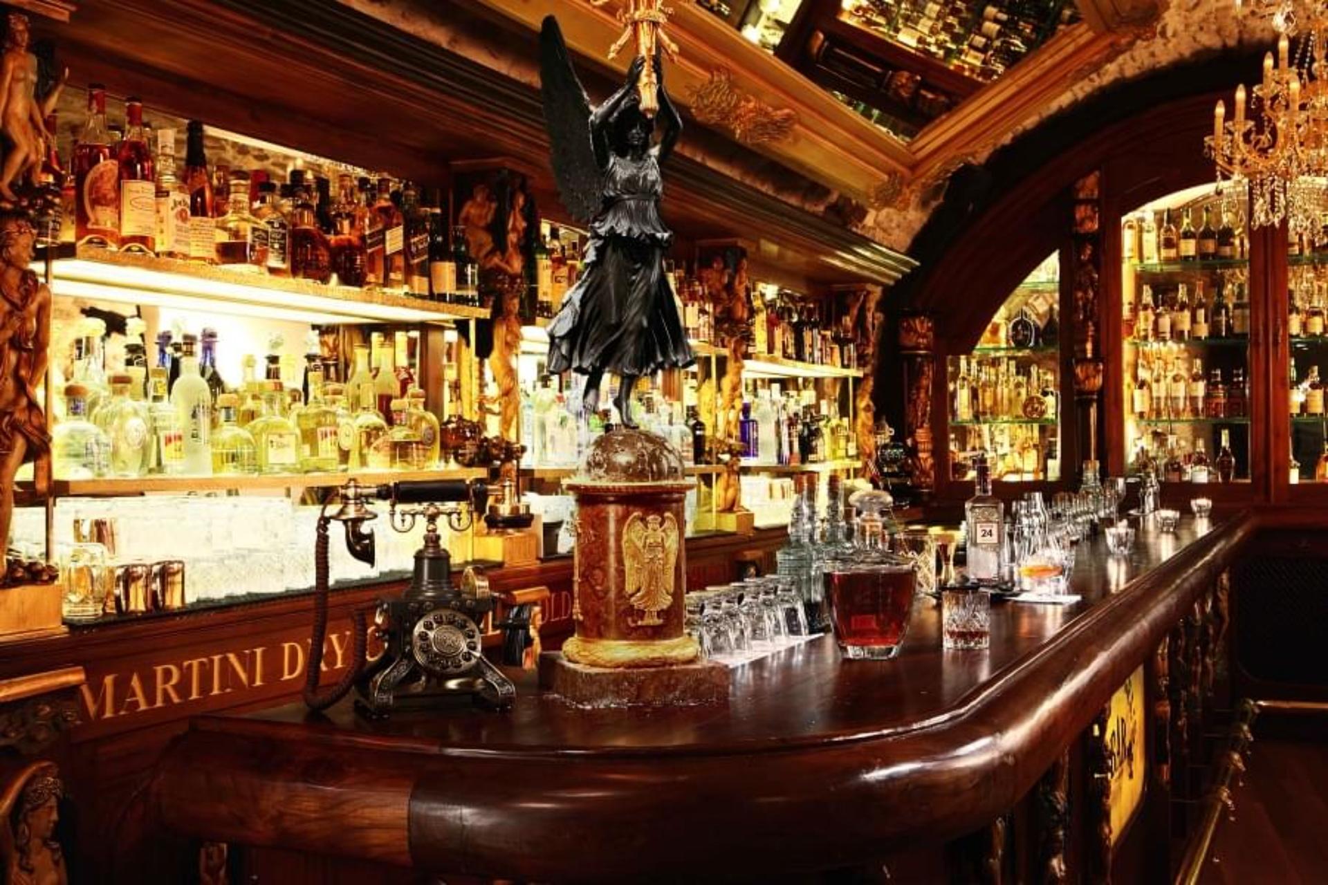 Private Bar Space