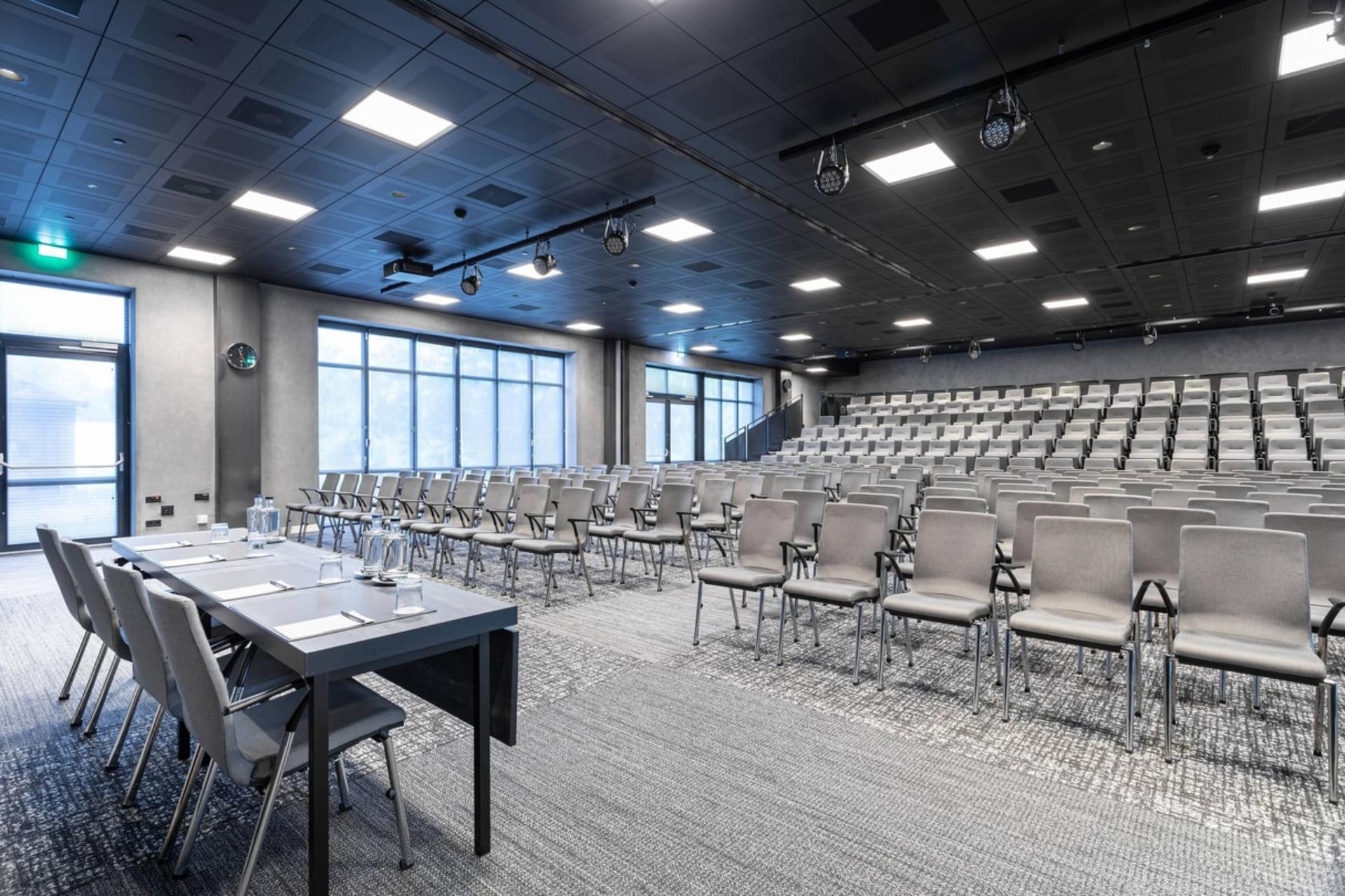 Room 10 (auditorium)