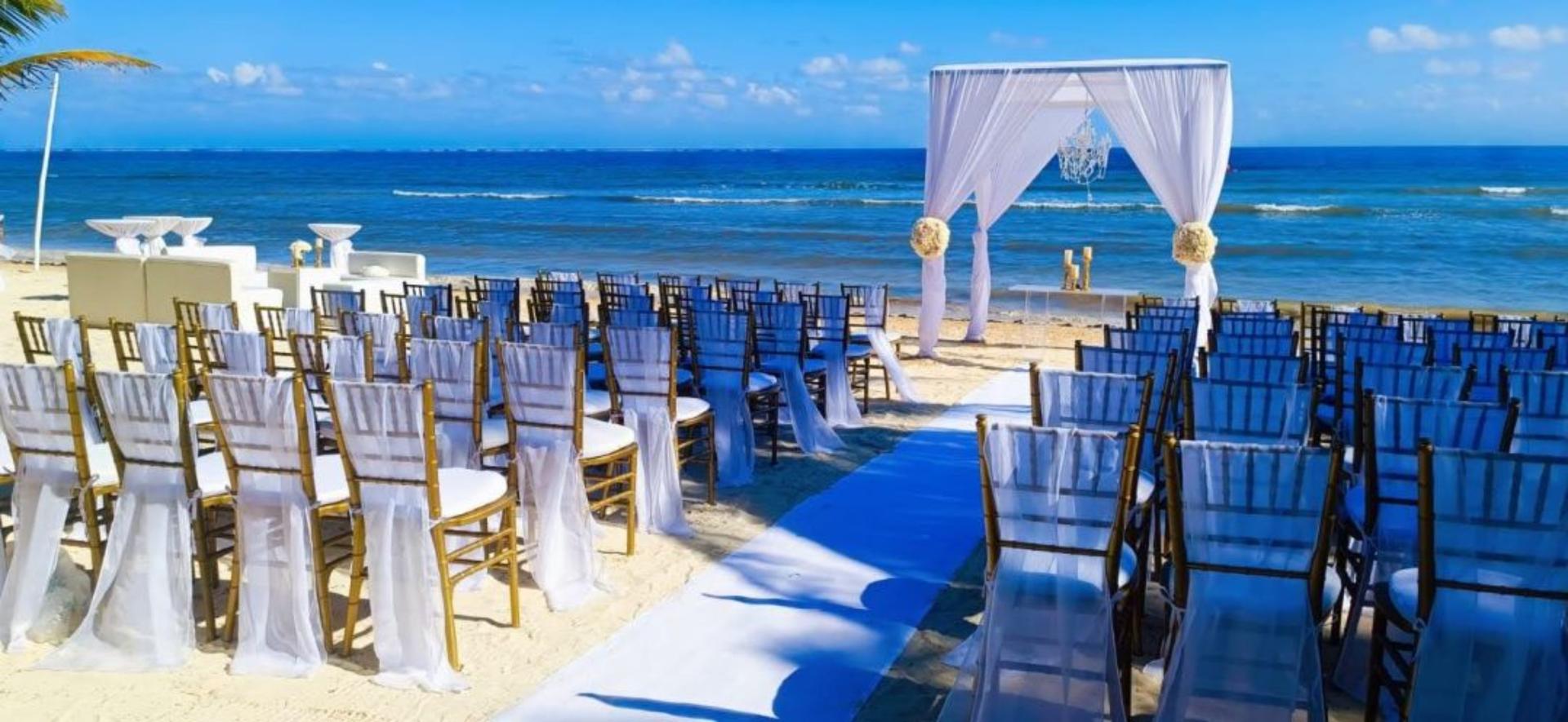 Lavaz Gazebo