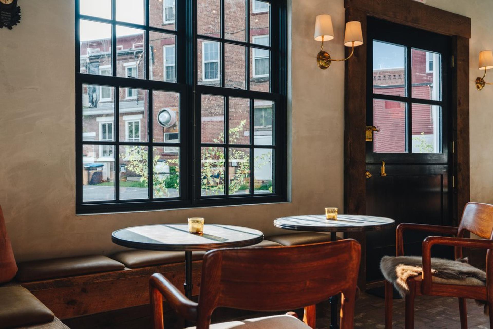 Full Buyout of Au Comptoir