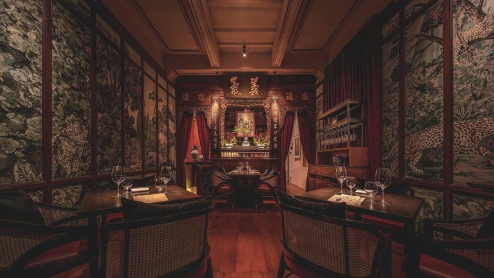 8-Tiger Room & Peacock Glasshouse
