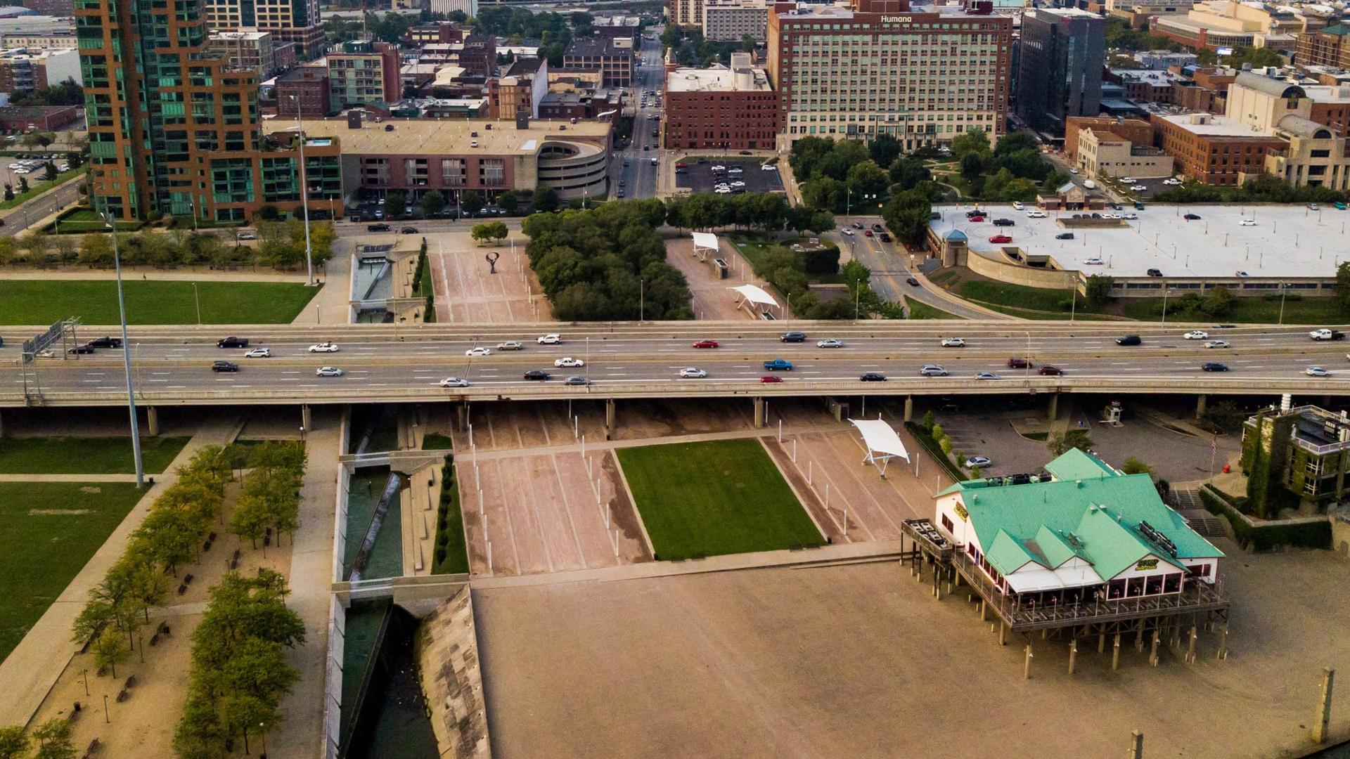 Festival Plaza