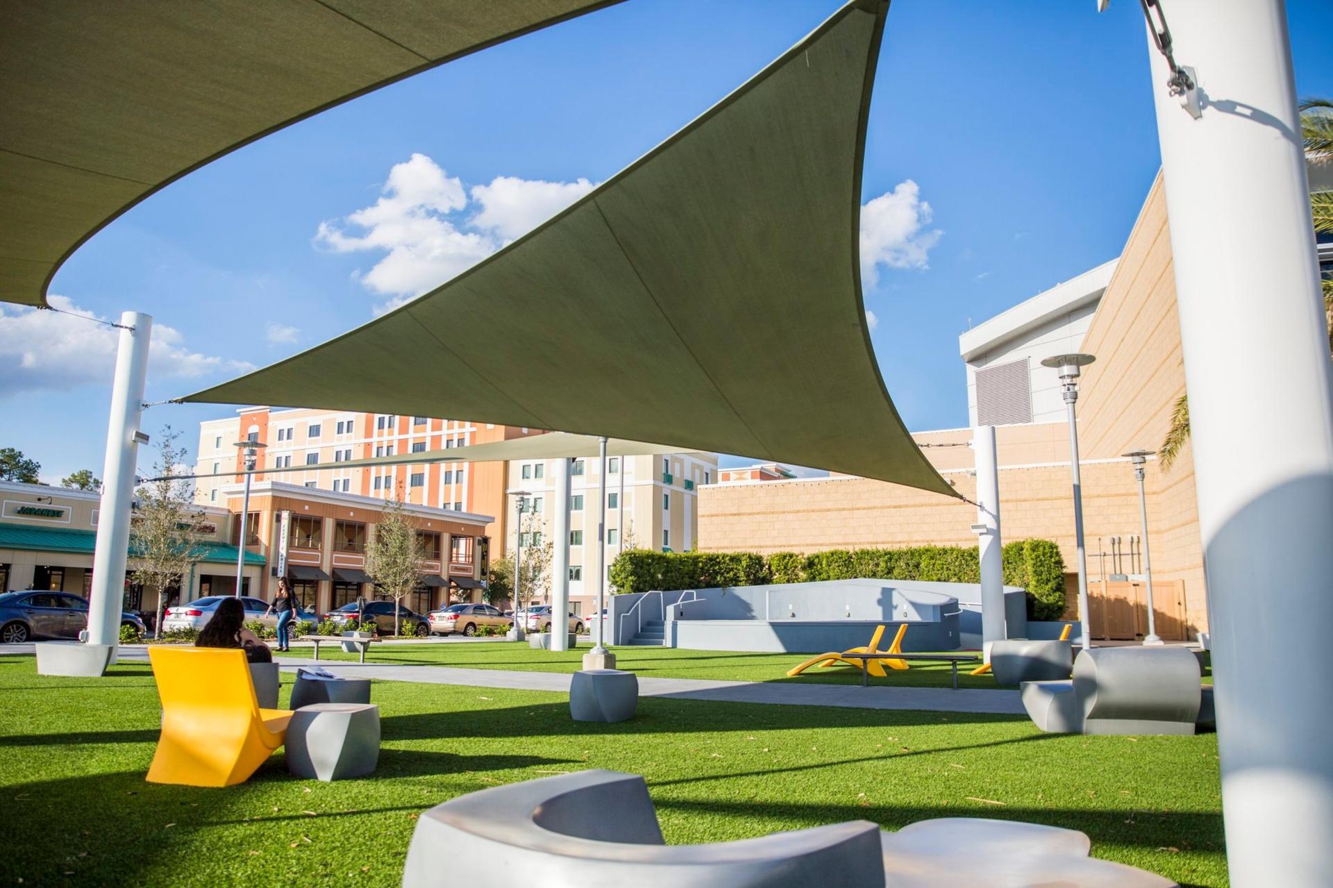 Exterior Plaza