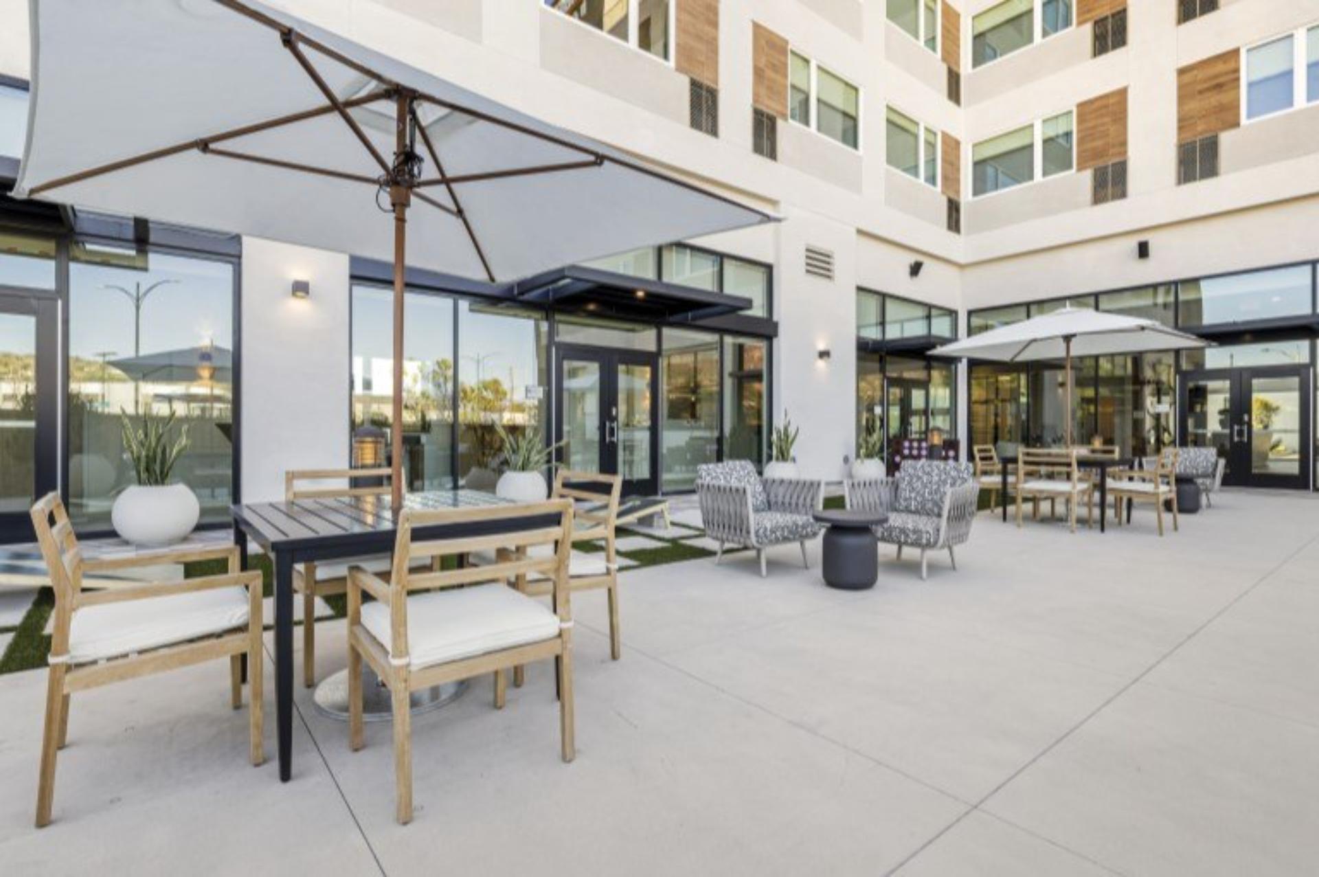Outdoor Courtyard Patio