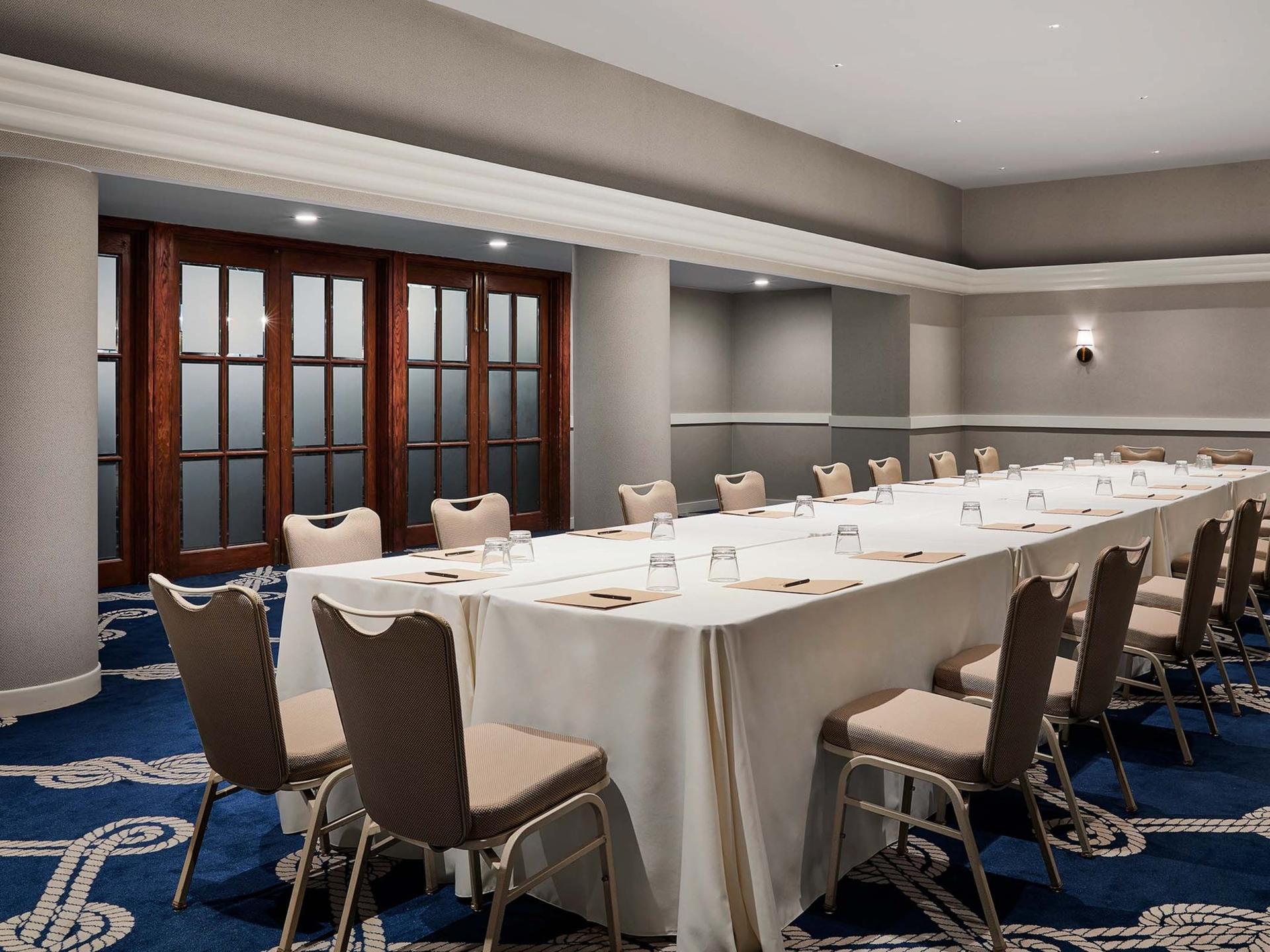 Surgeon Meeting Room