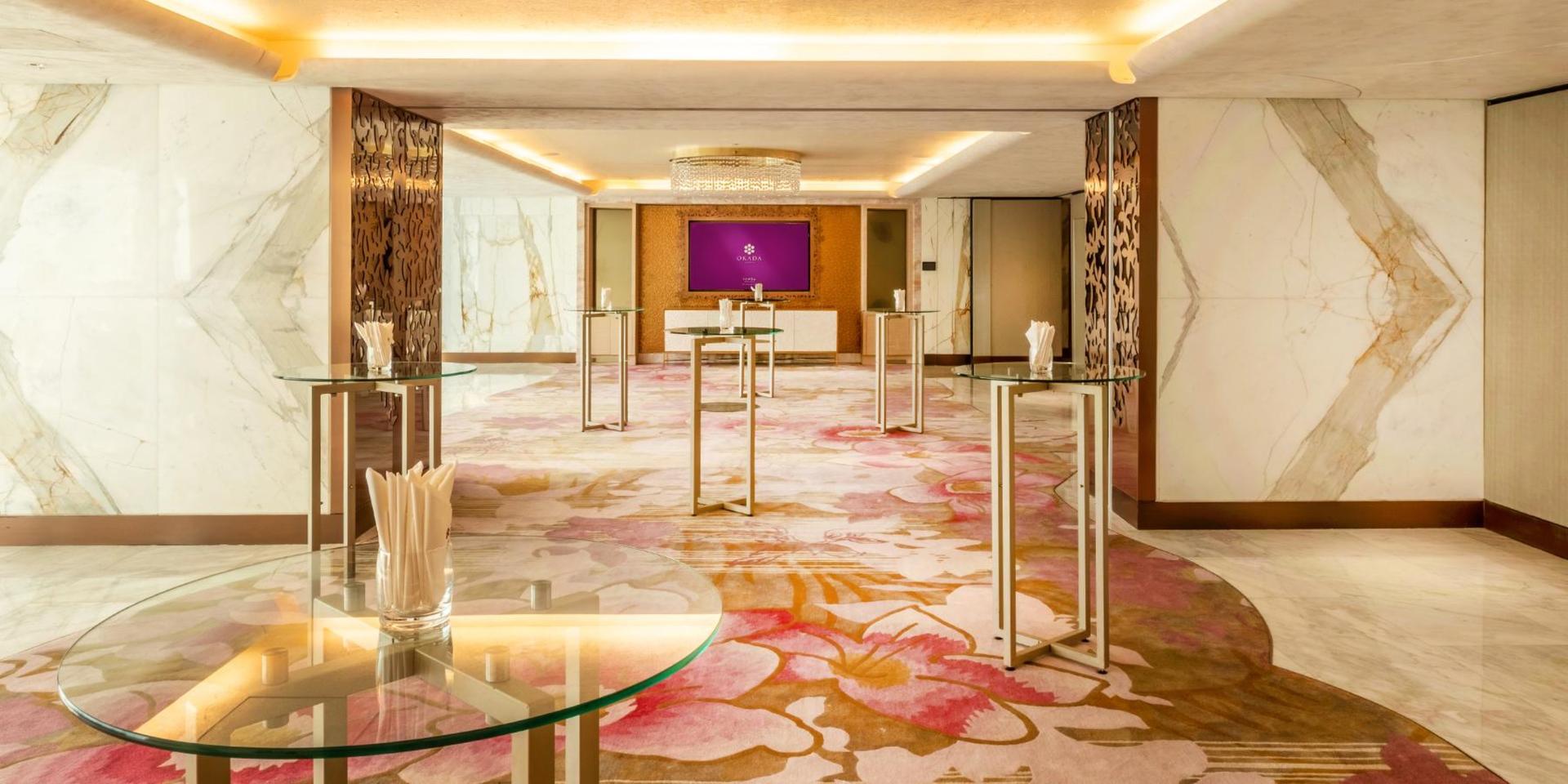 Lounge 1