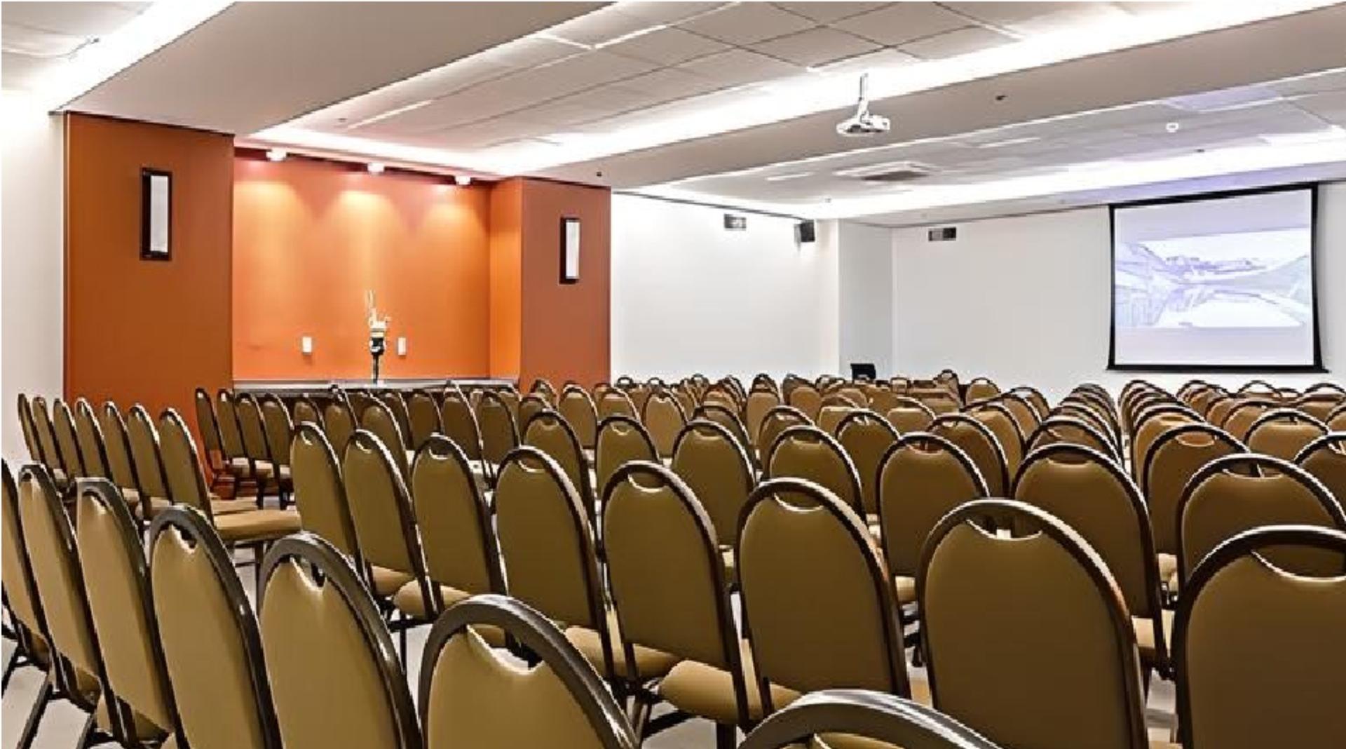 Ipe Room