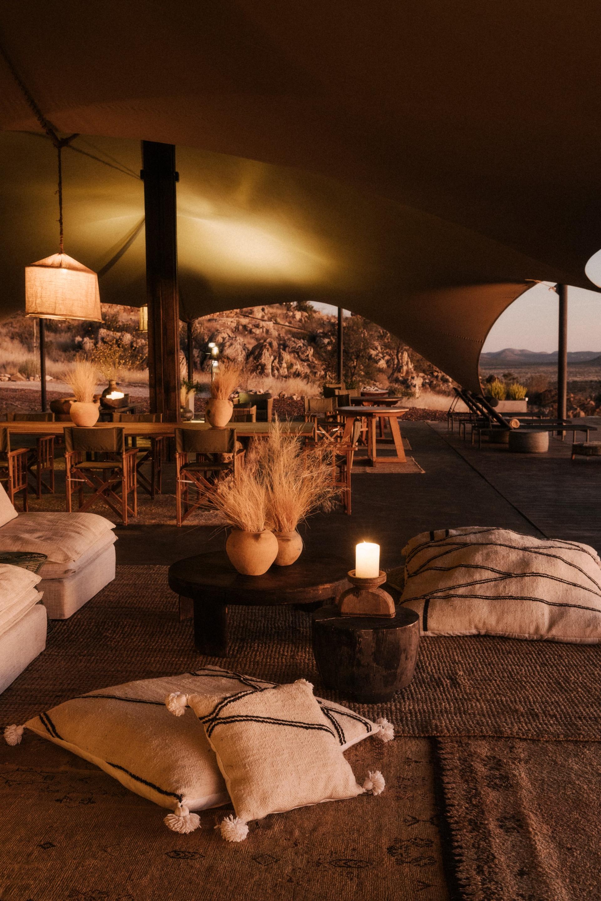 Restaurant & Lounge