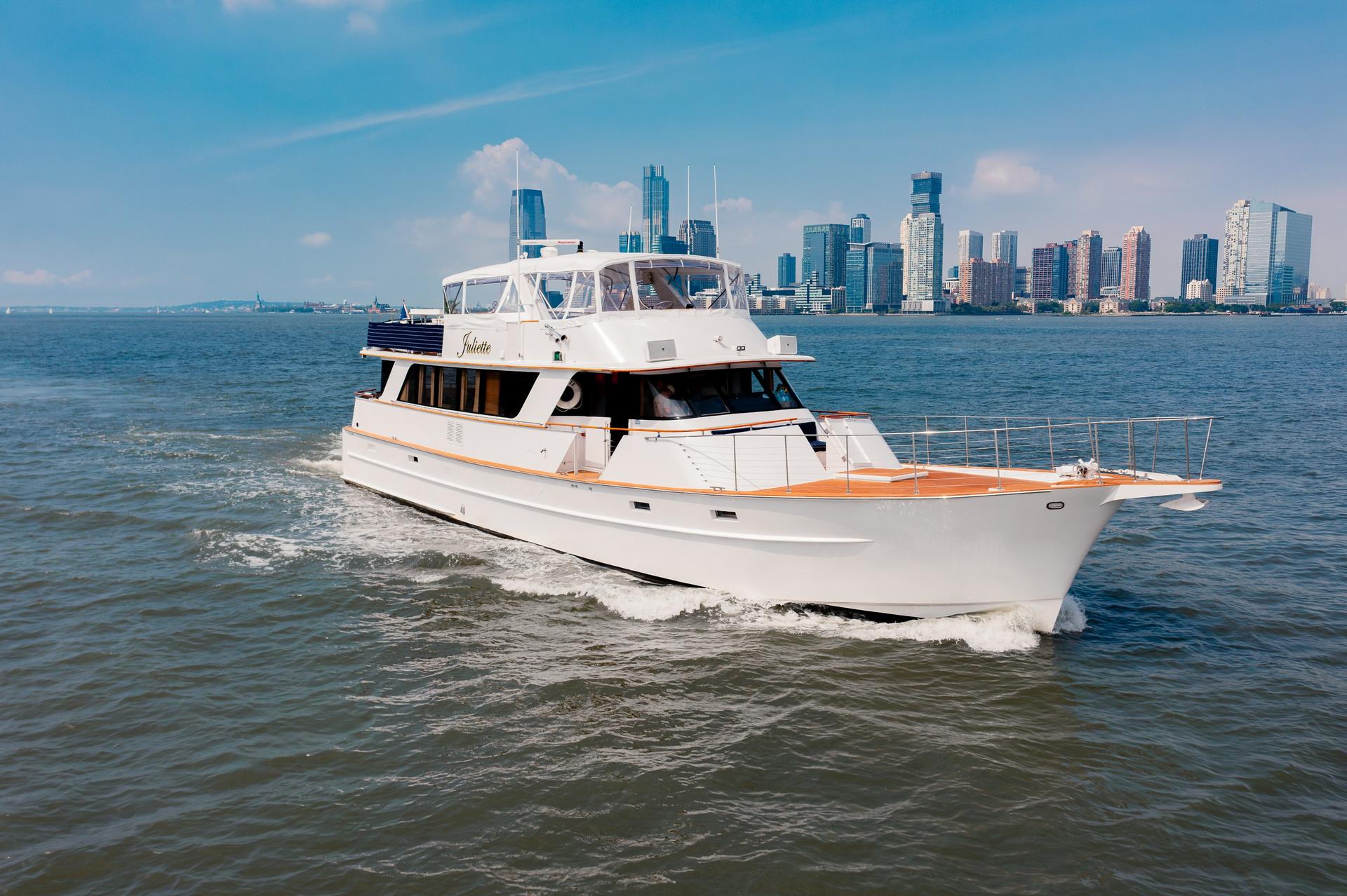 Juliette Private Yacht
