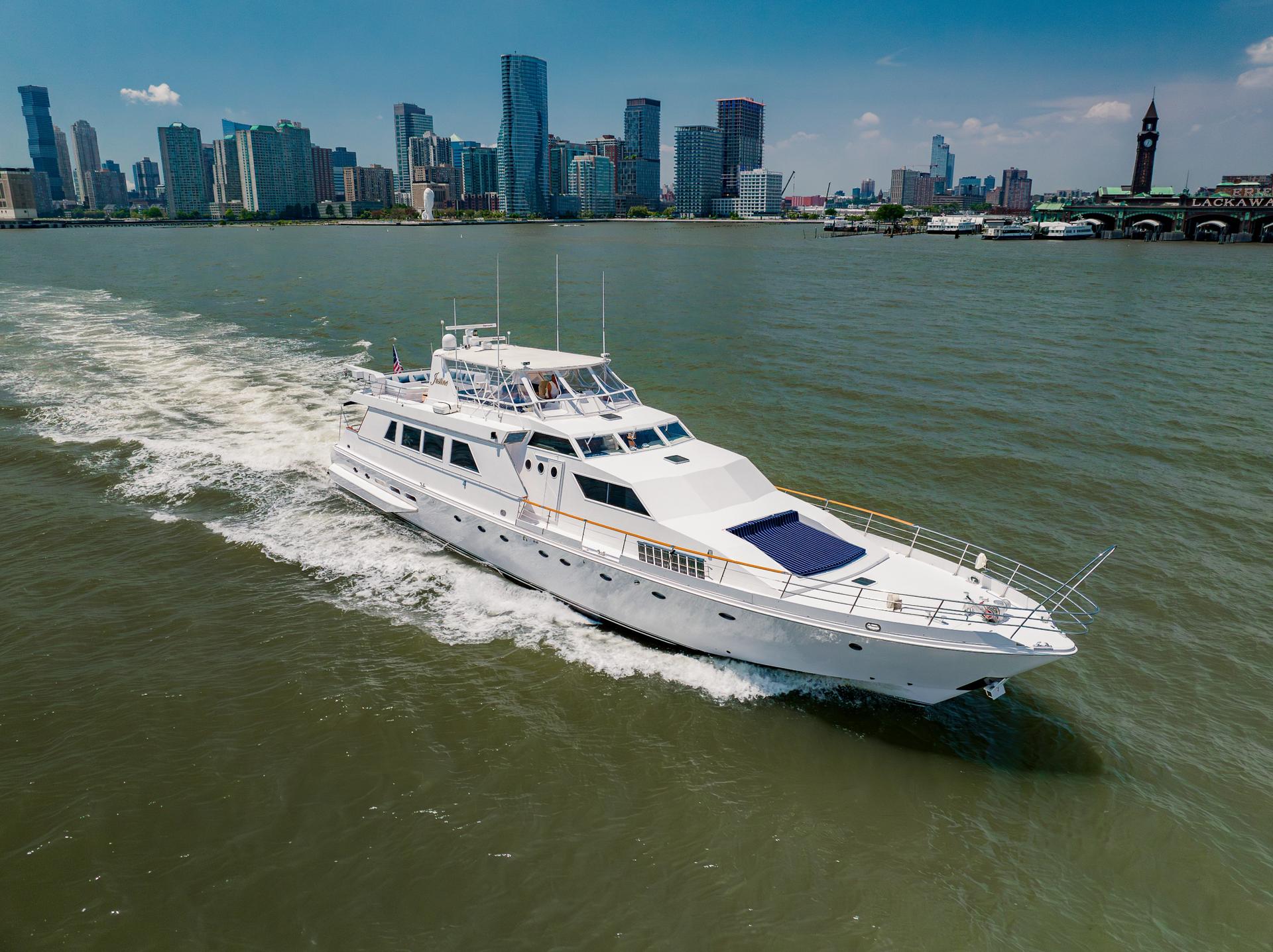 Justine Private Yacht