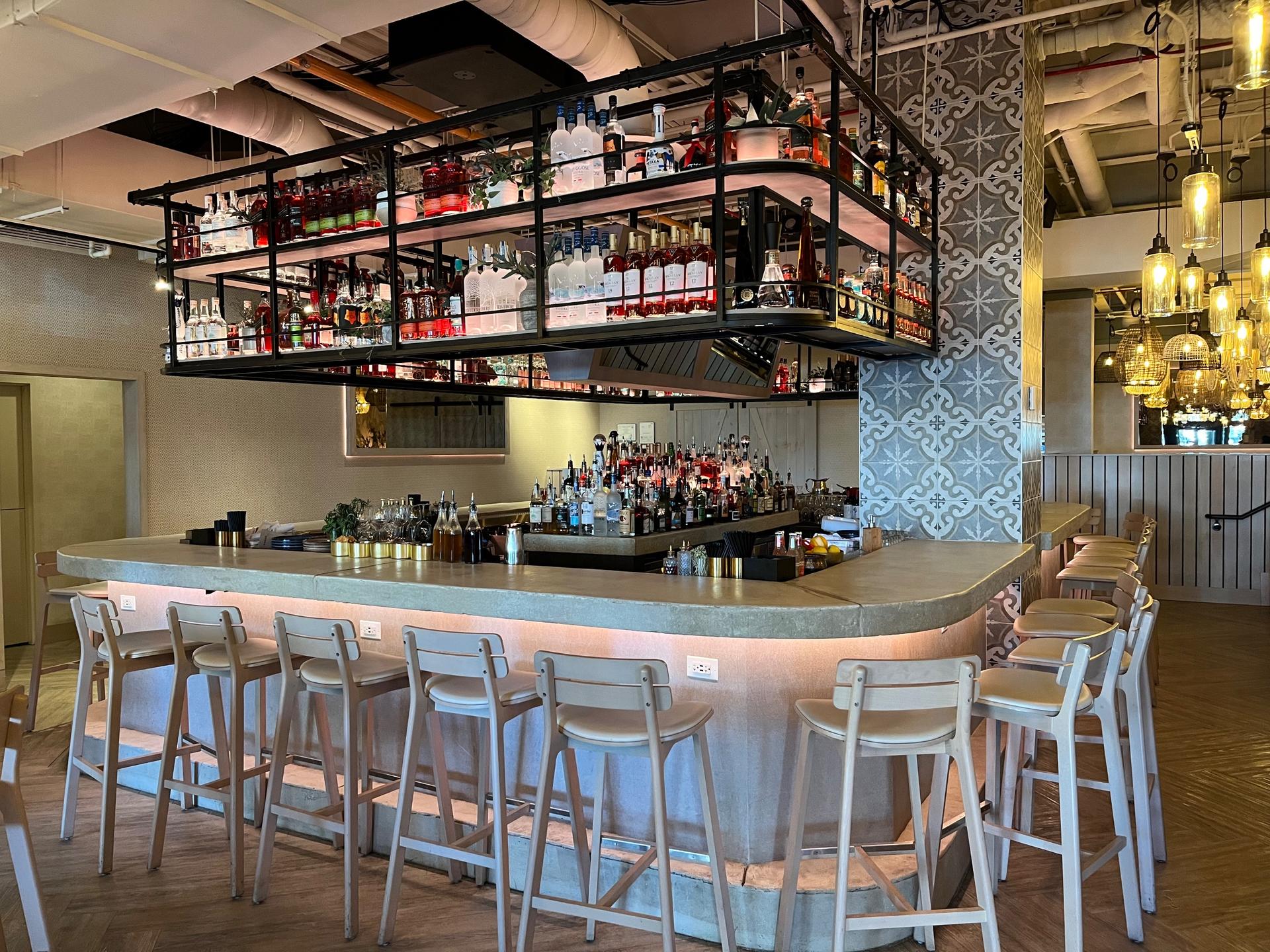 Oval Bar