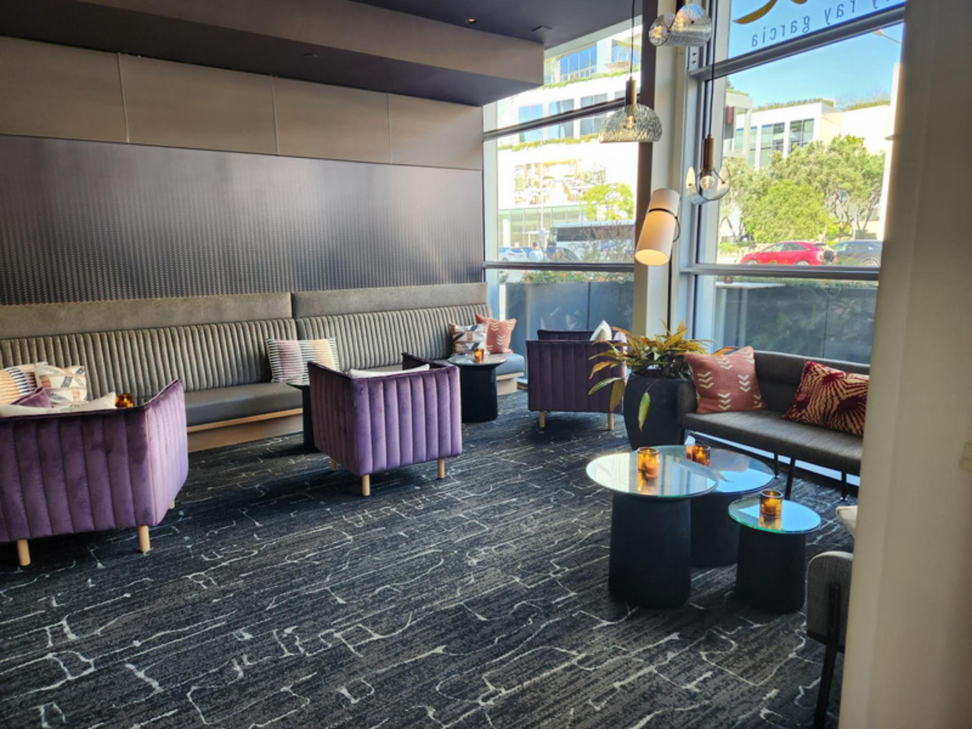 Indoor & Outdoor Lounge 
