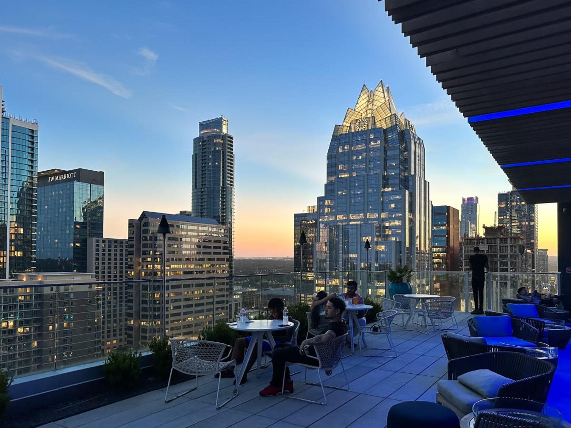 Top 10 Rooftop Bars in Austin