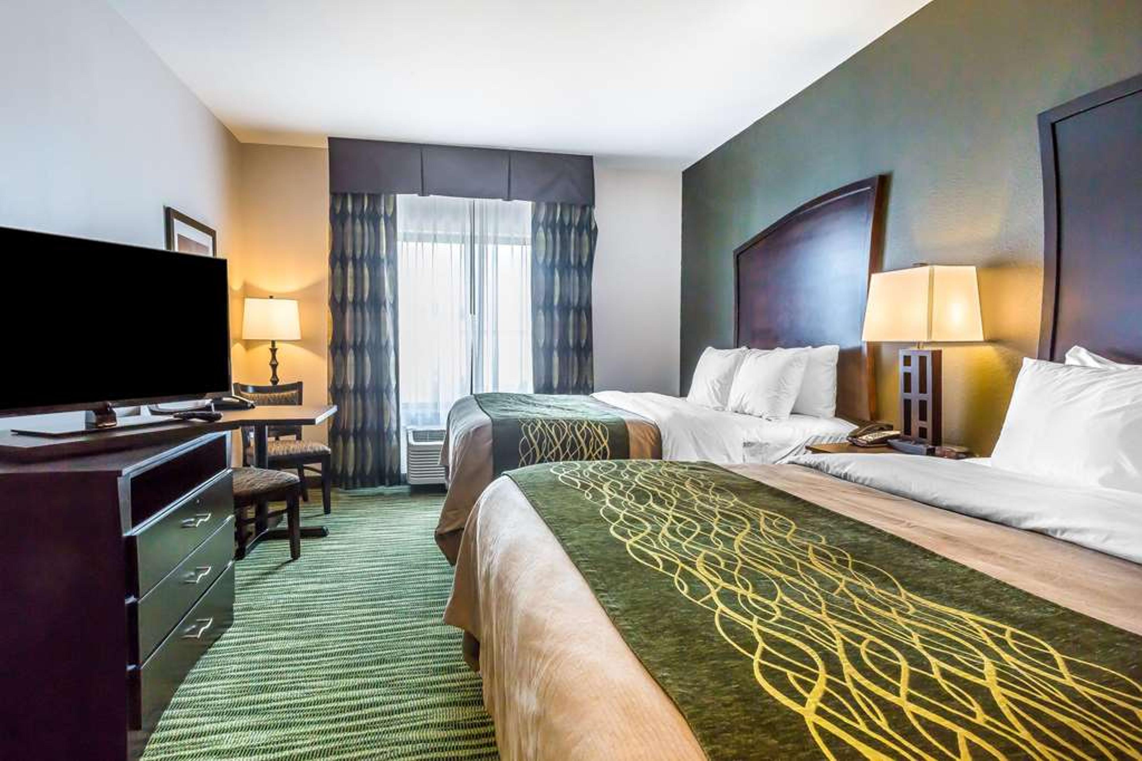 COMFORT INN AND SUITES MOORE - OKLA