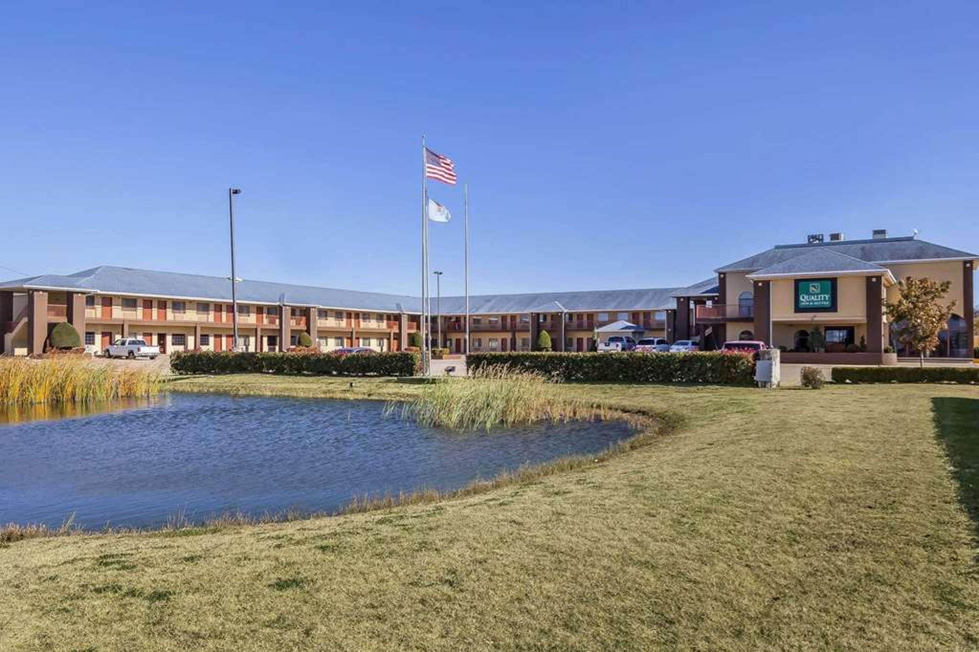 QUALITY INN AND SUITES OWASSO US-16