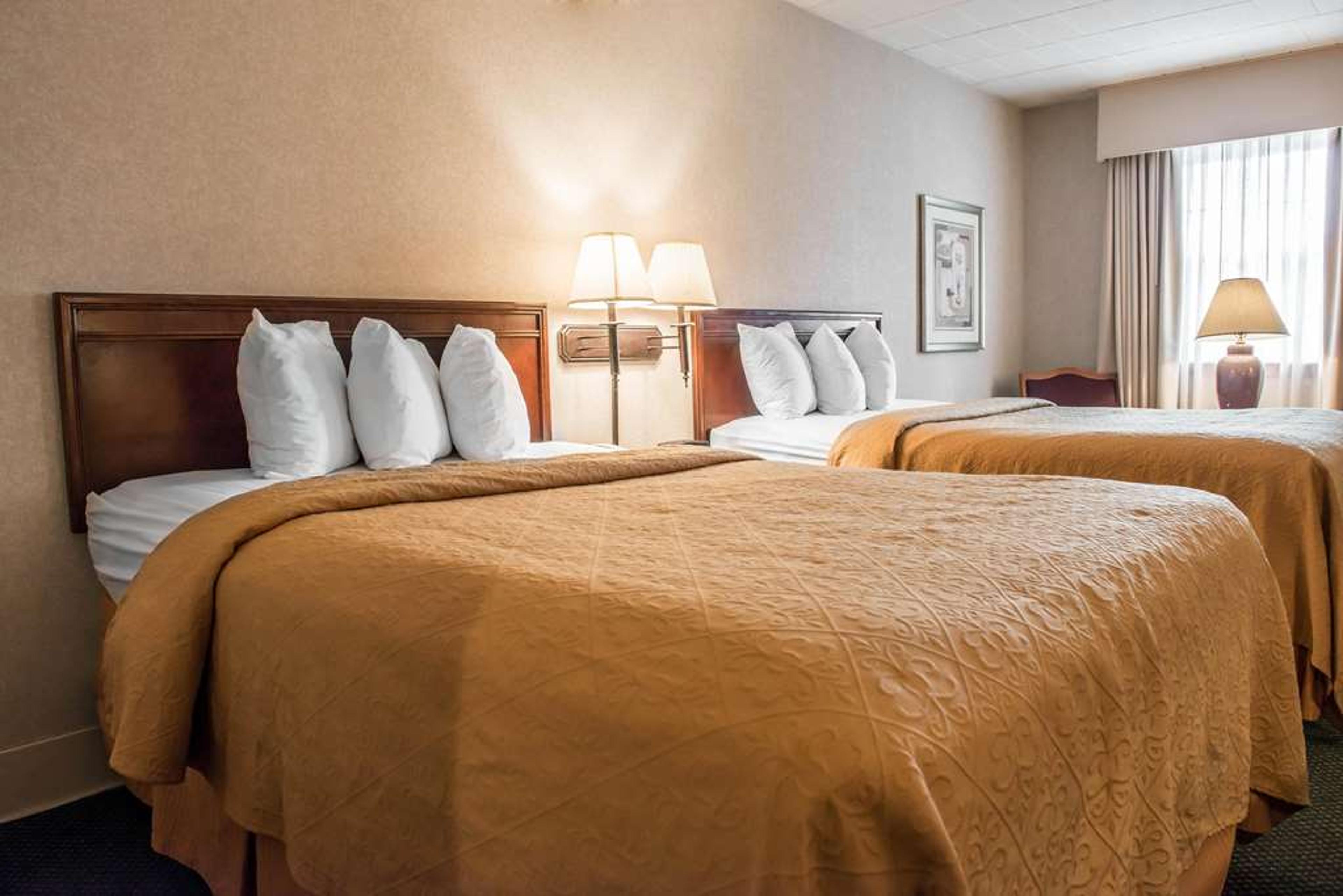 QUALITY INN PITTSBURGH AIRPORT