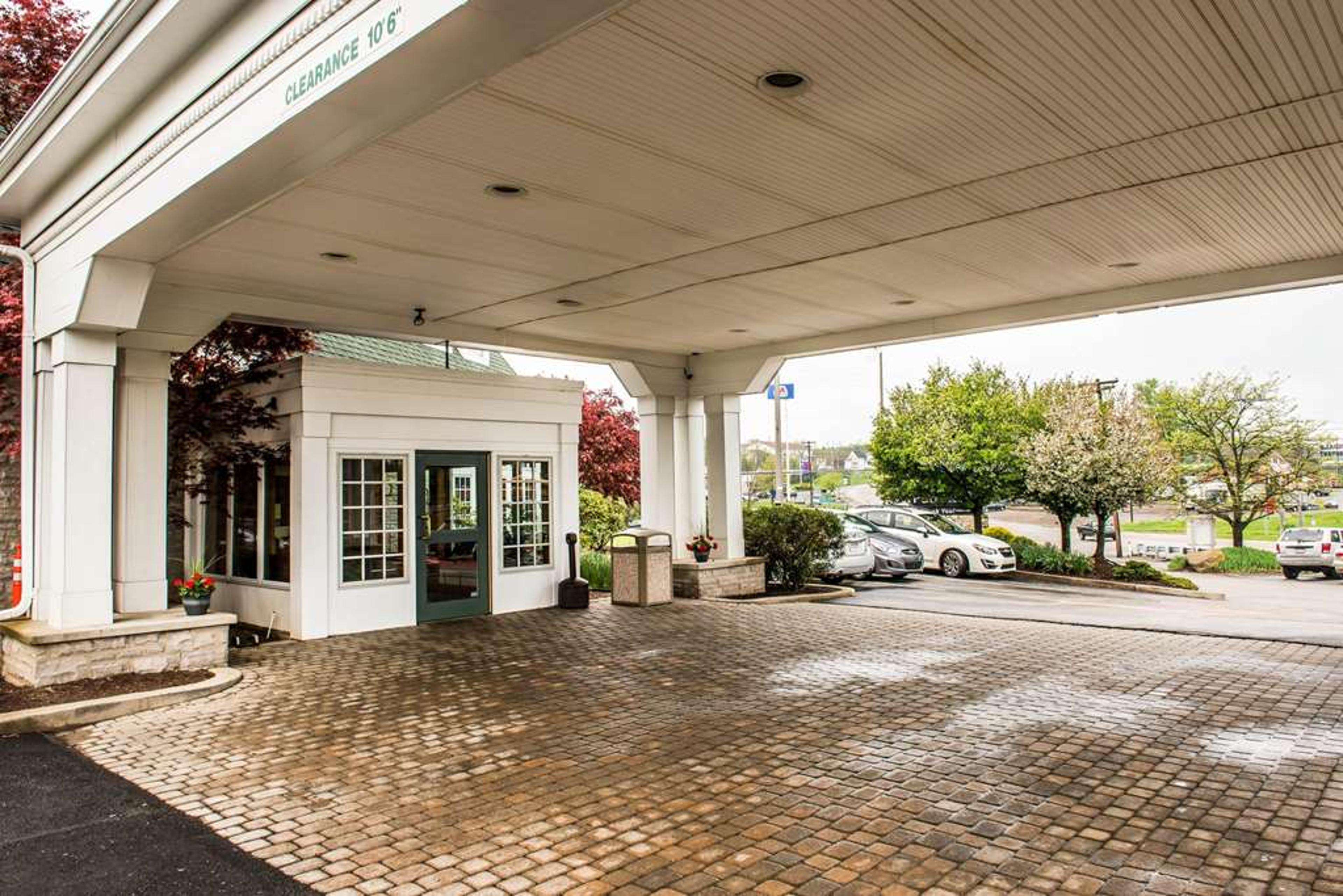 QUALITY INN PITTSBURGH AIRPORT