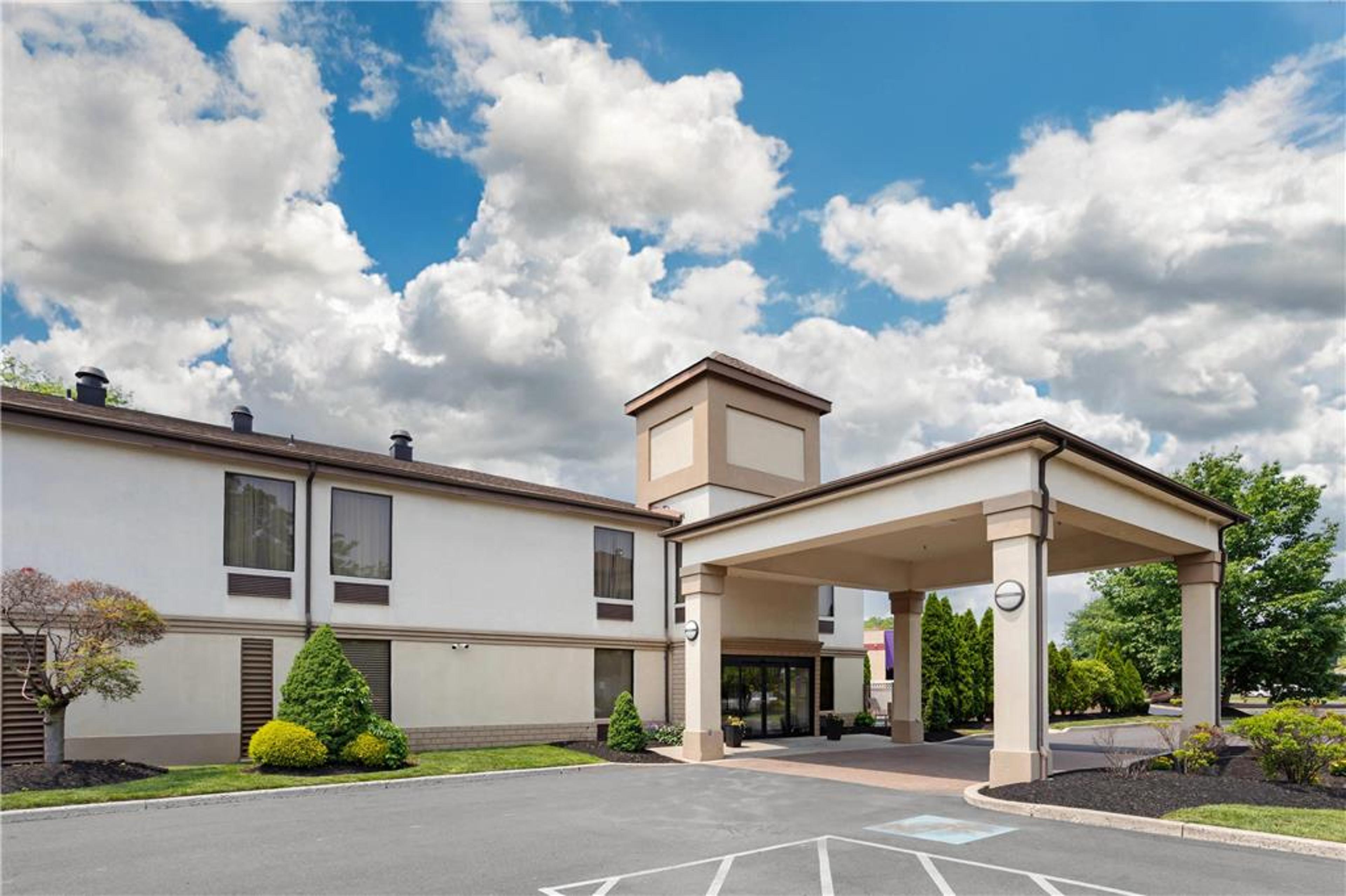QUALITY INN & SUITES NJ STATE CAPIT