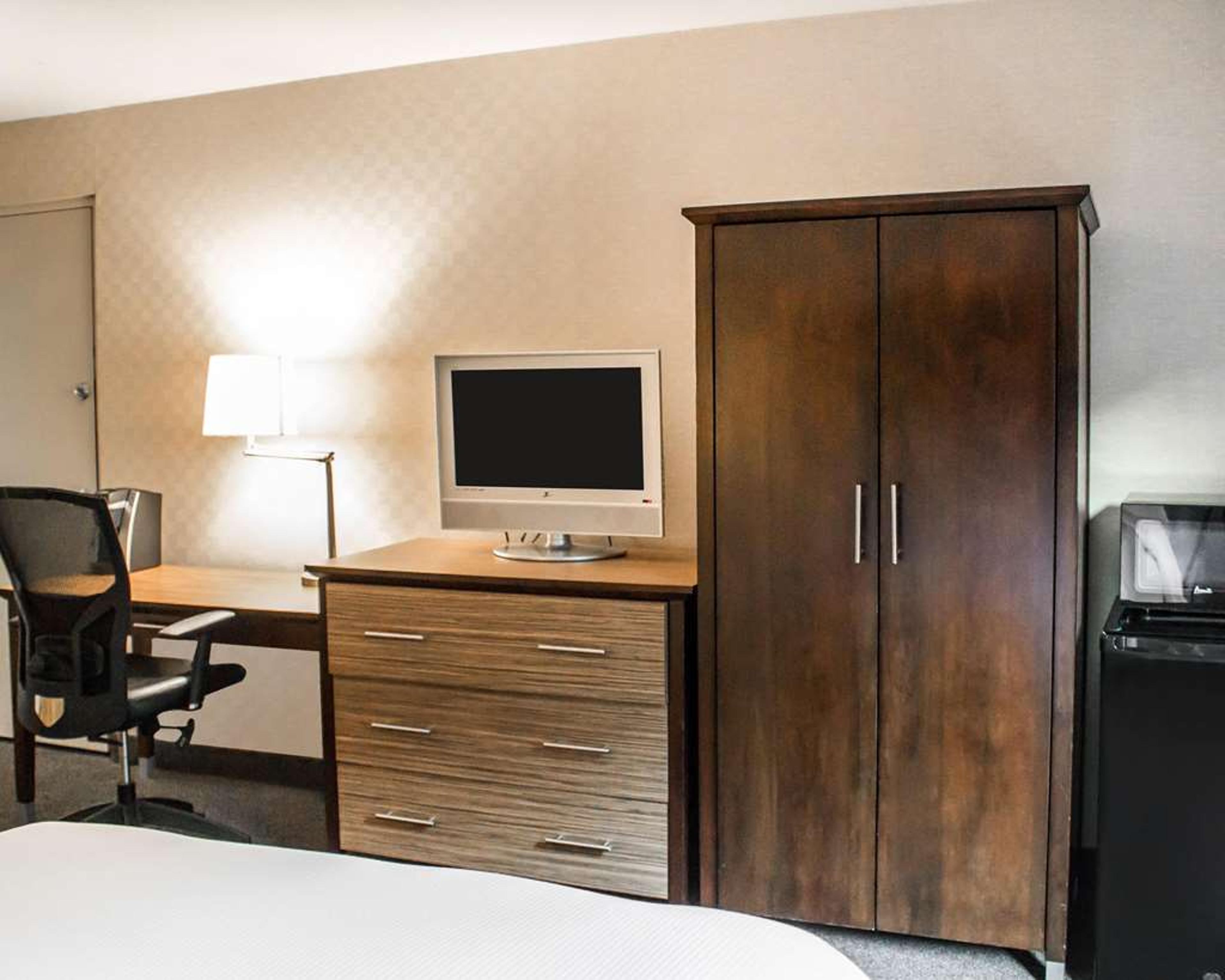 THE WOODLANDS INN ASCEND HOTEL COLL