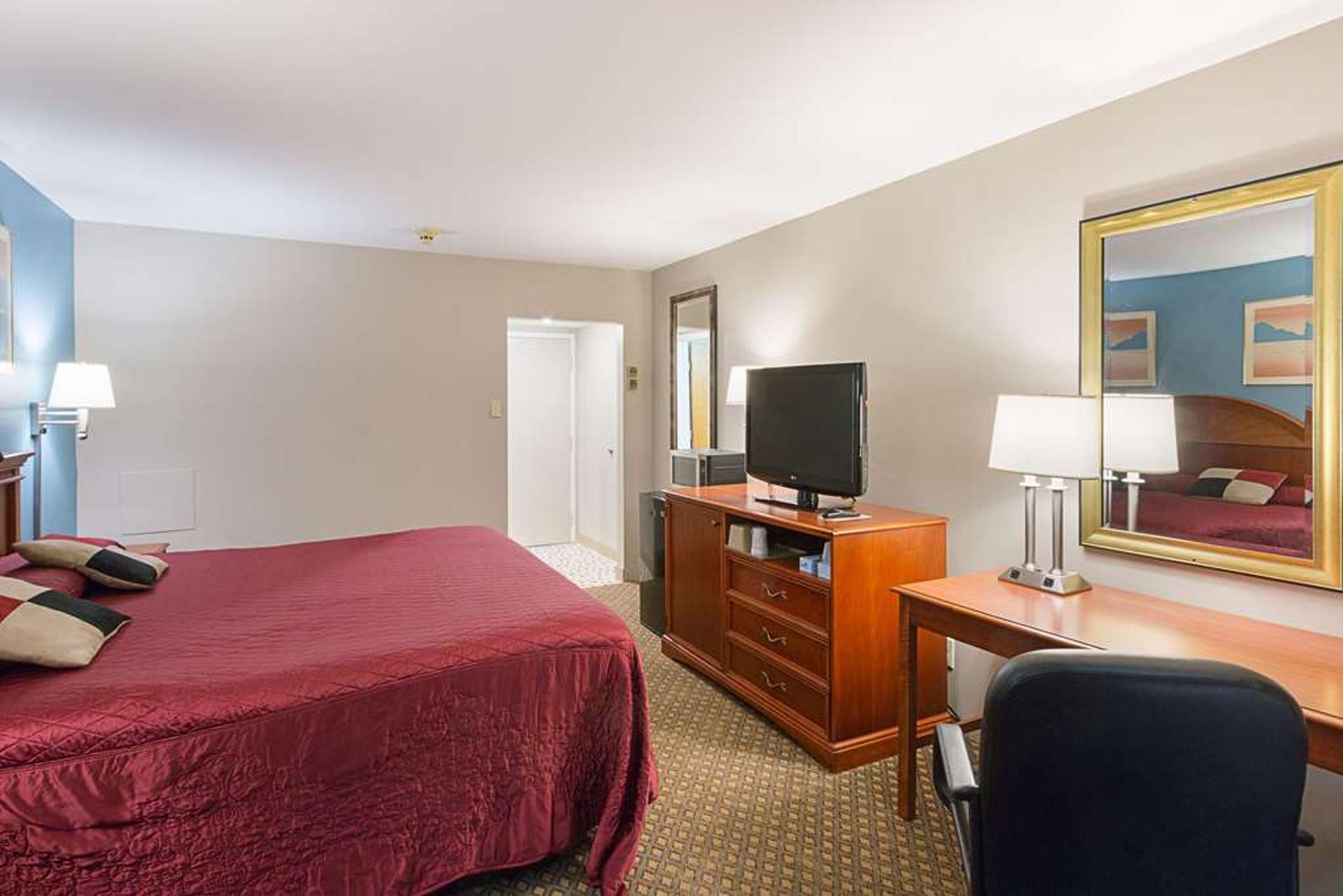 RODEWAY INN MILFORD - I-84