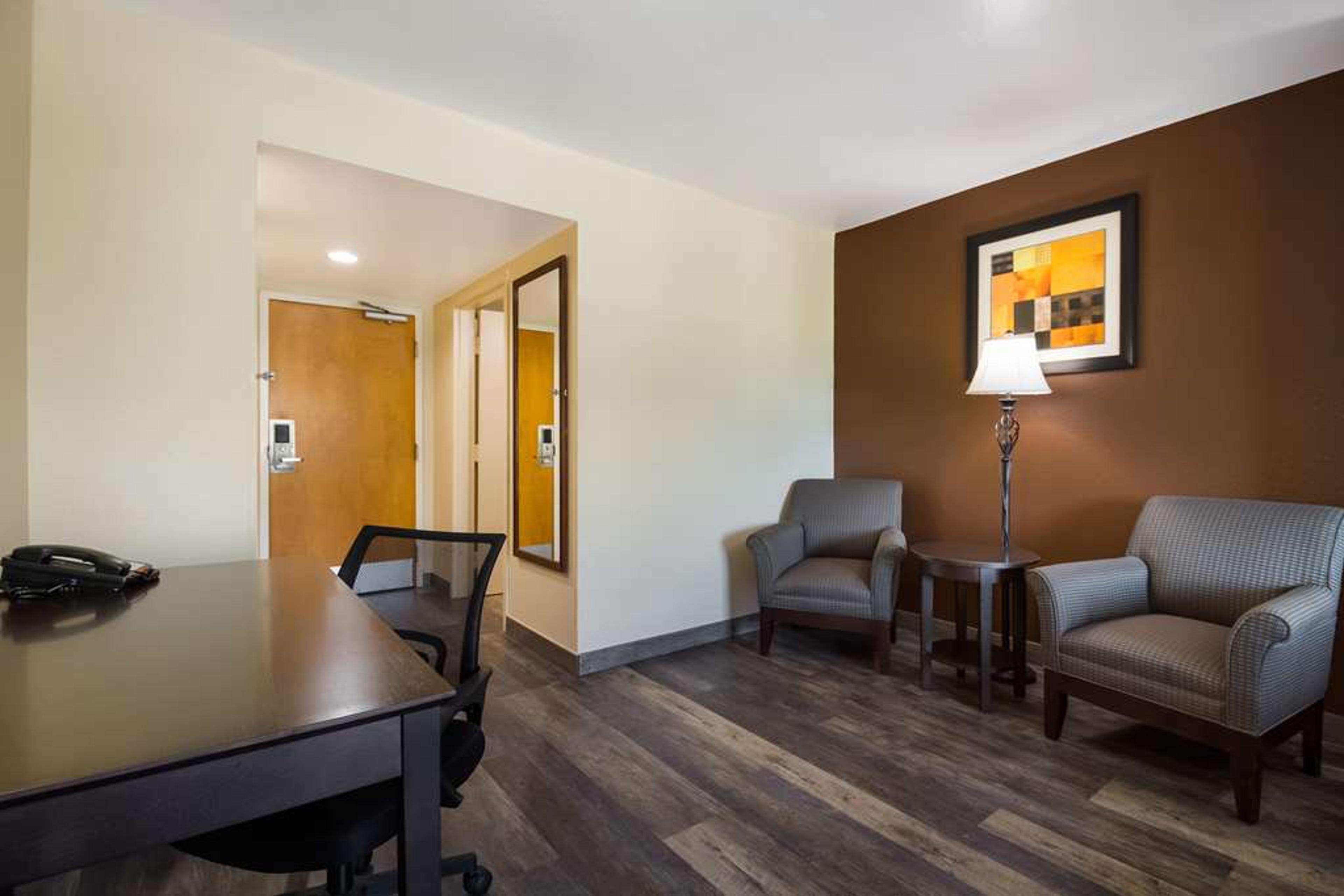 QUALITY INN AND SUITES NORTH MYRTLE