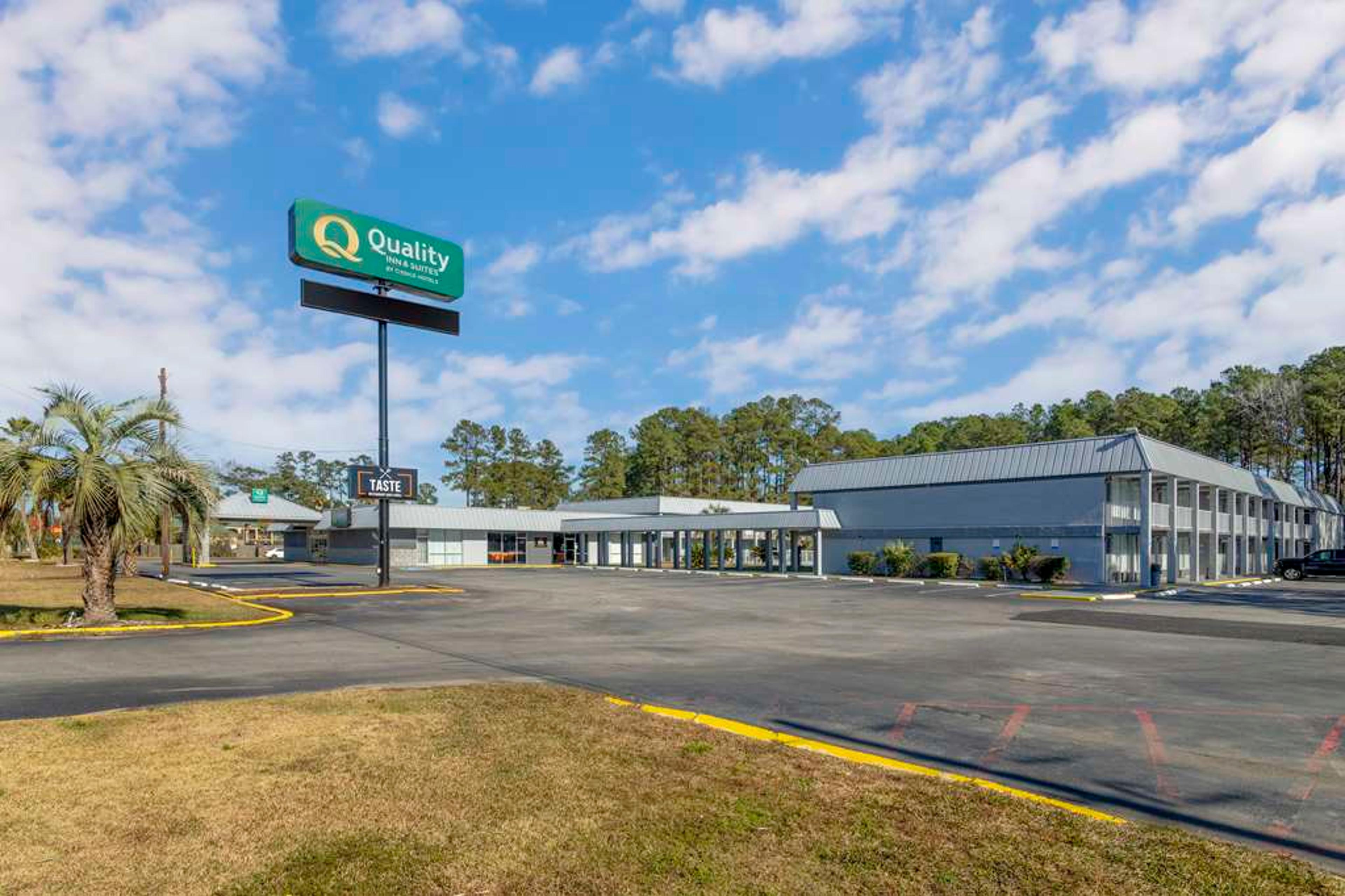 QUALITY INN AND SUITES HARDEEVILLE